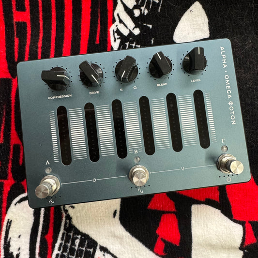 Darkglass Alpha Omega Φoton