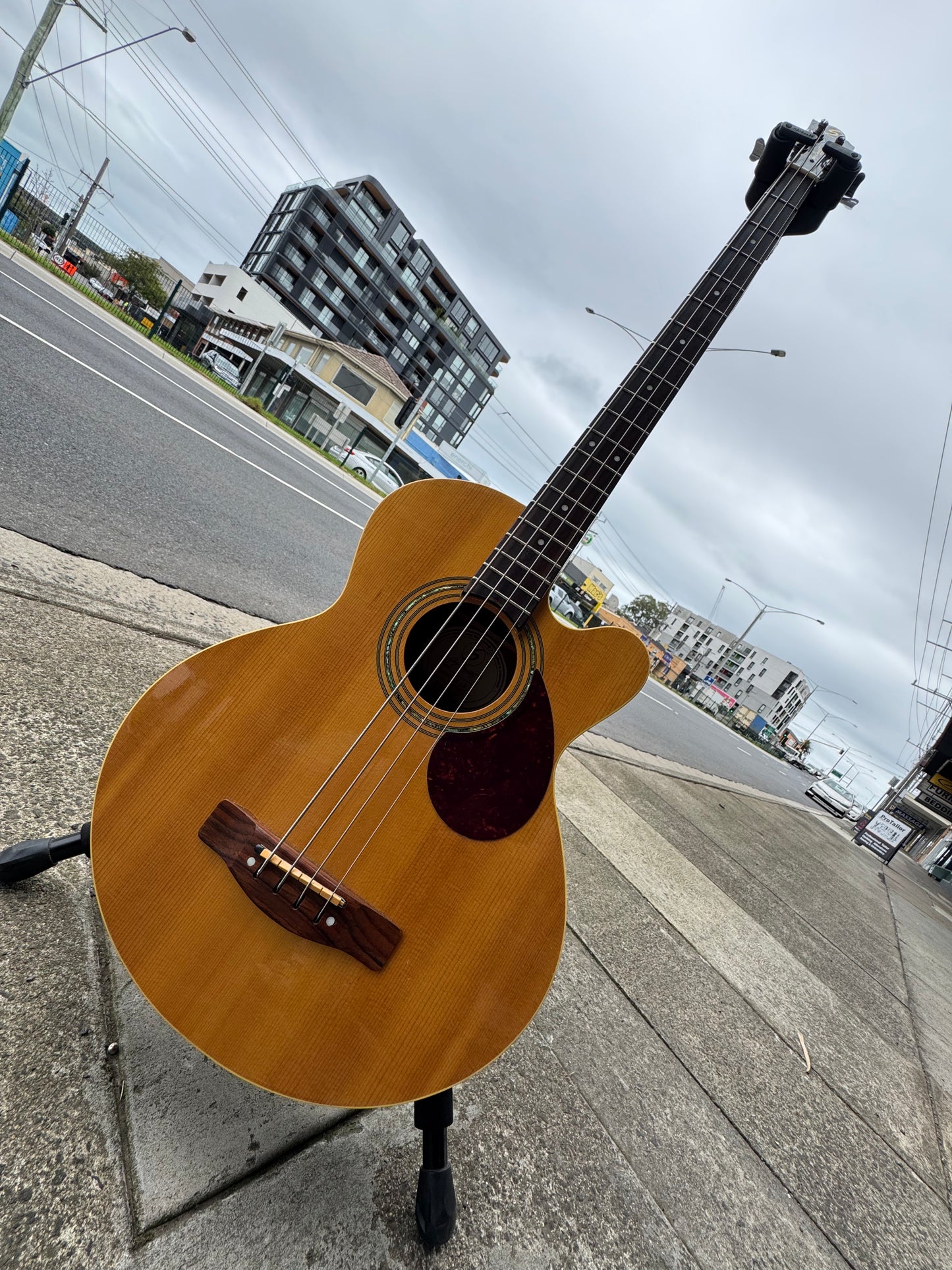 Samick Greg Bennett AB2 Acoustic Electric Bass