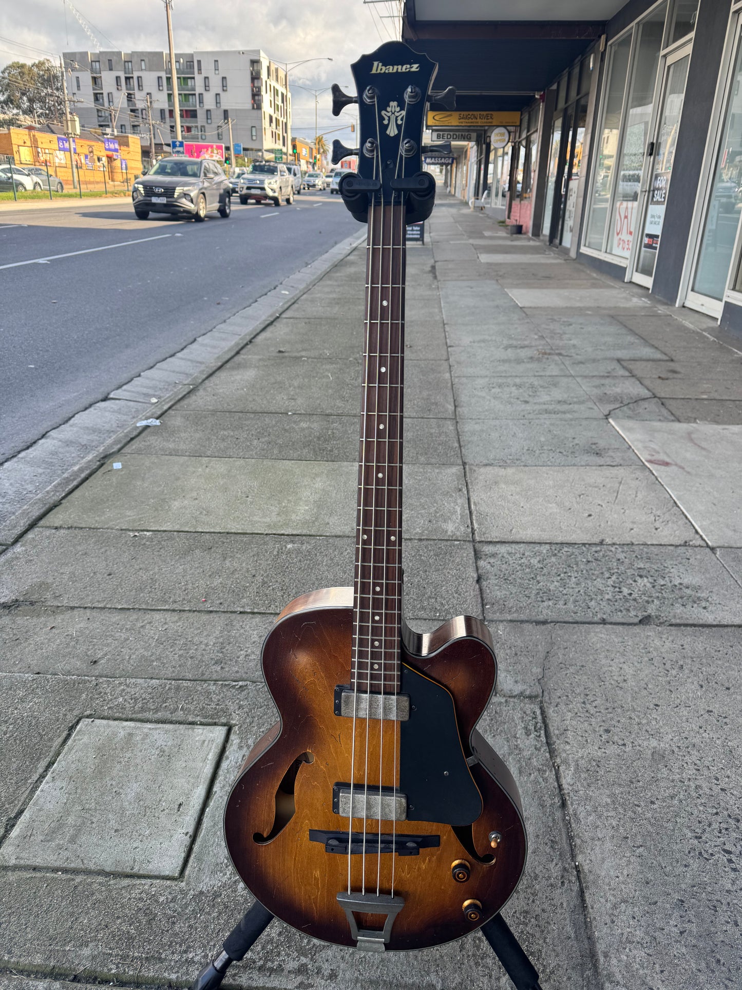 Ibanez AFBV200A Artcore Hollow Body 4-String Bass Guitar