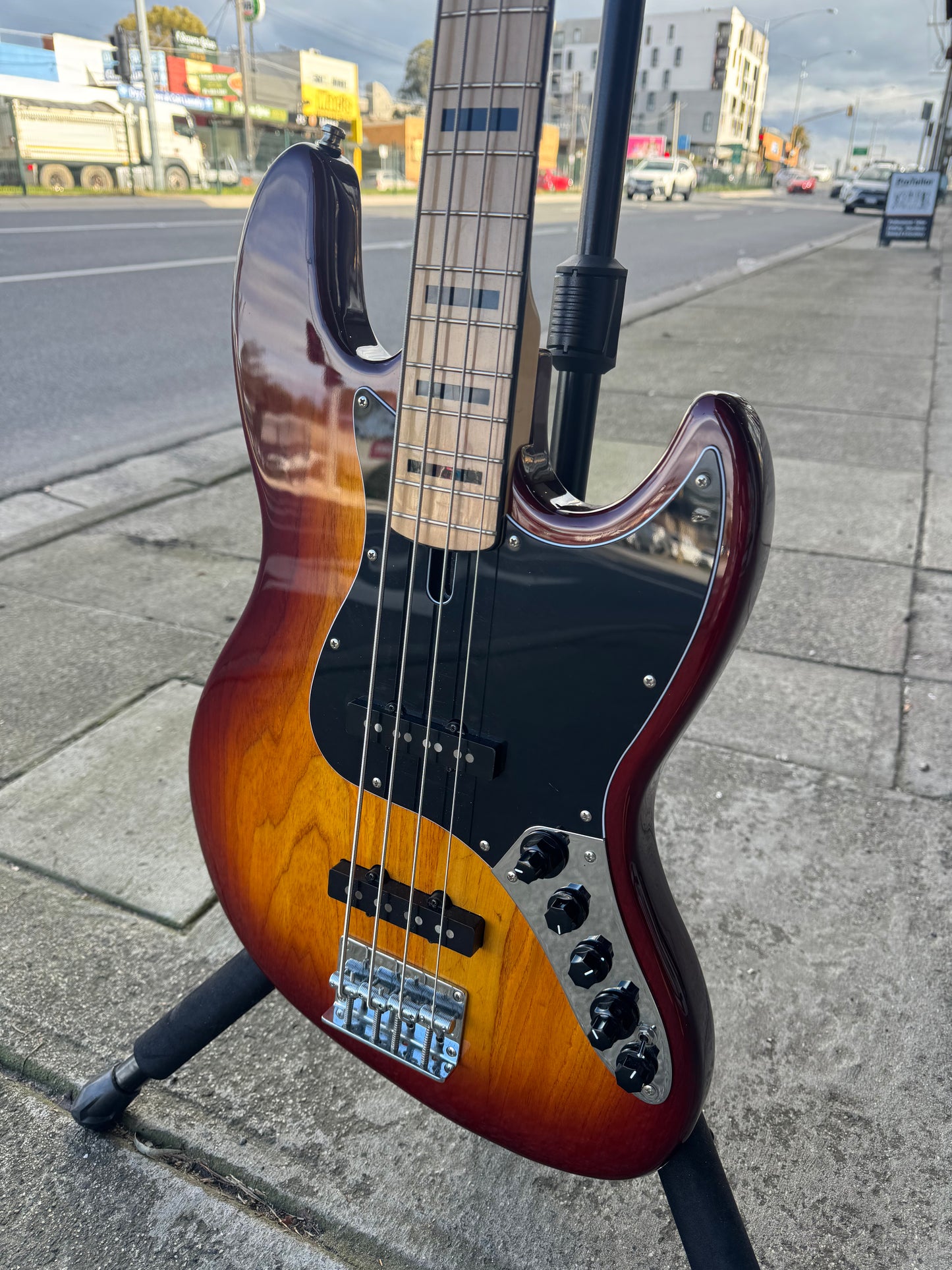 Sire V7 Marcus Miller 4-String Electric Bass | Sunburst