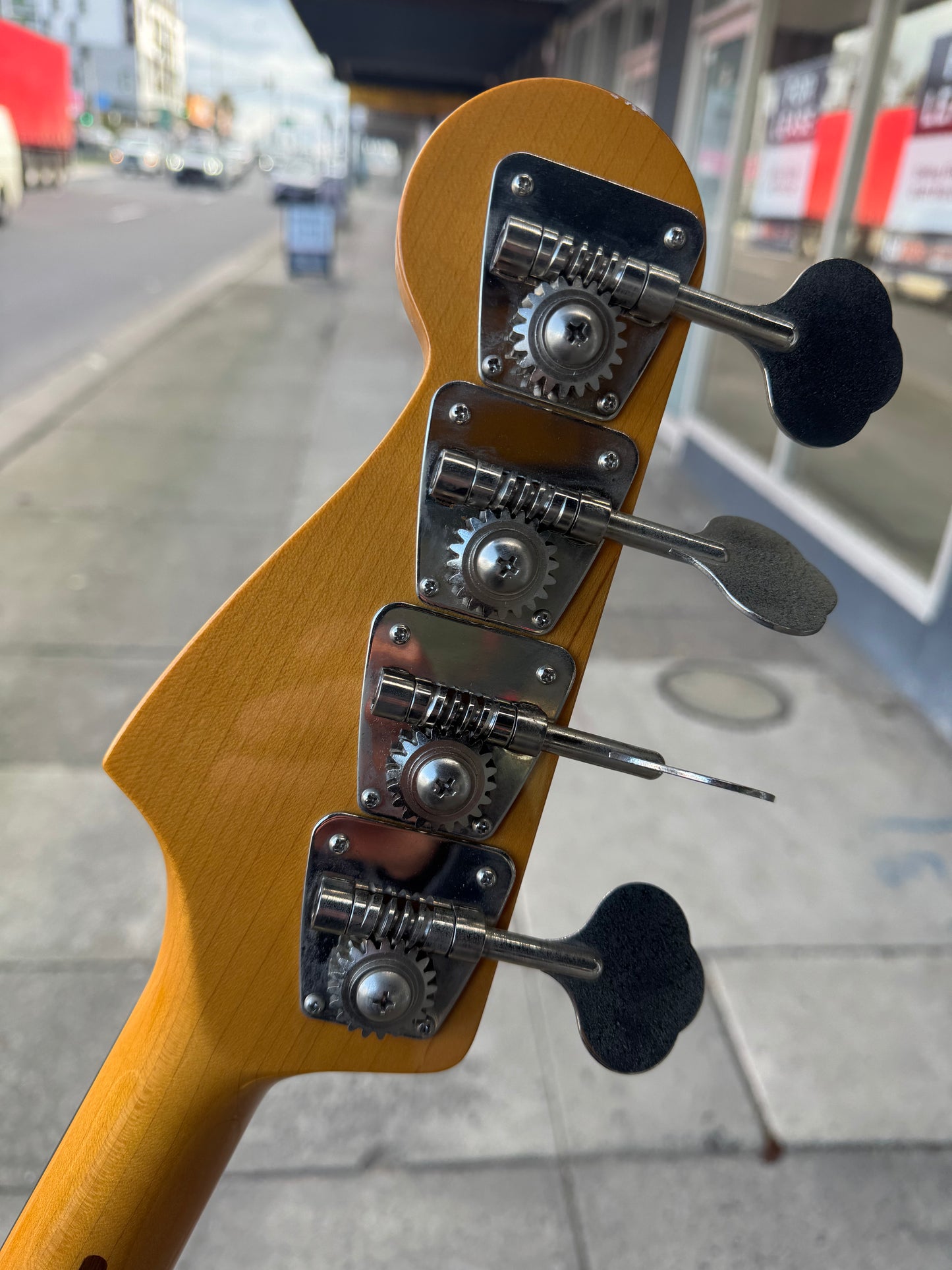 Fender Jaguar 4-String Electric Bass Guitar | MIJ| Sunburst