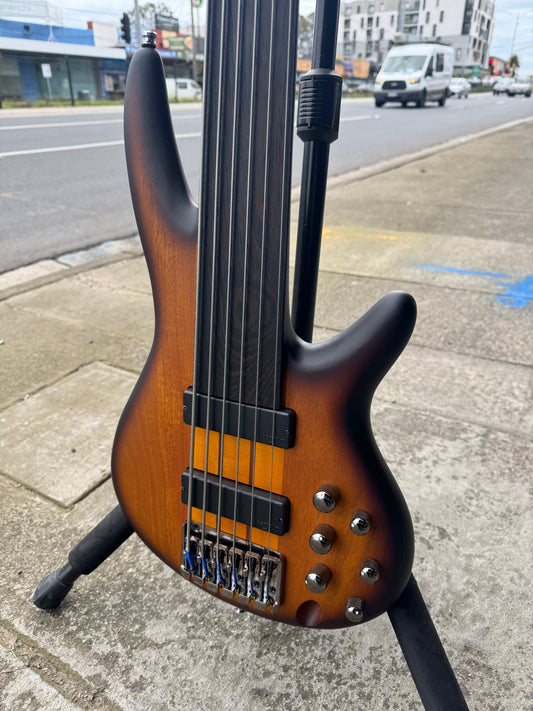 Ibanez Soundgear SRF706 Fretless 6-String Bass Guitar