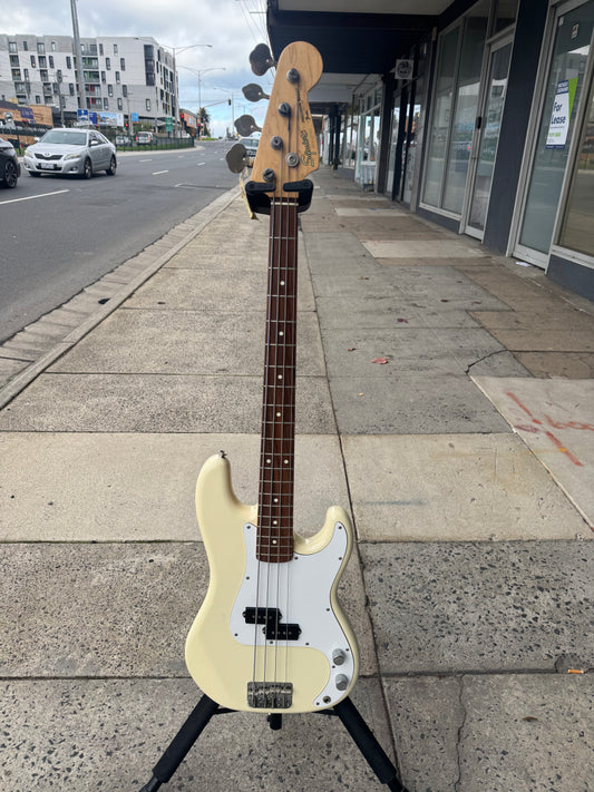 Fender Squier Precision Bass | 1986 Medium Scale 32"