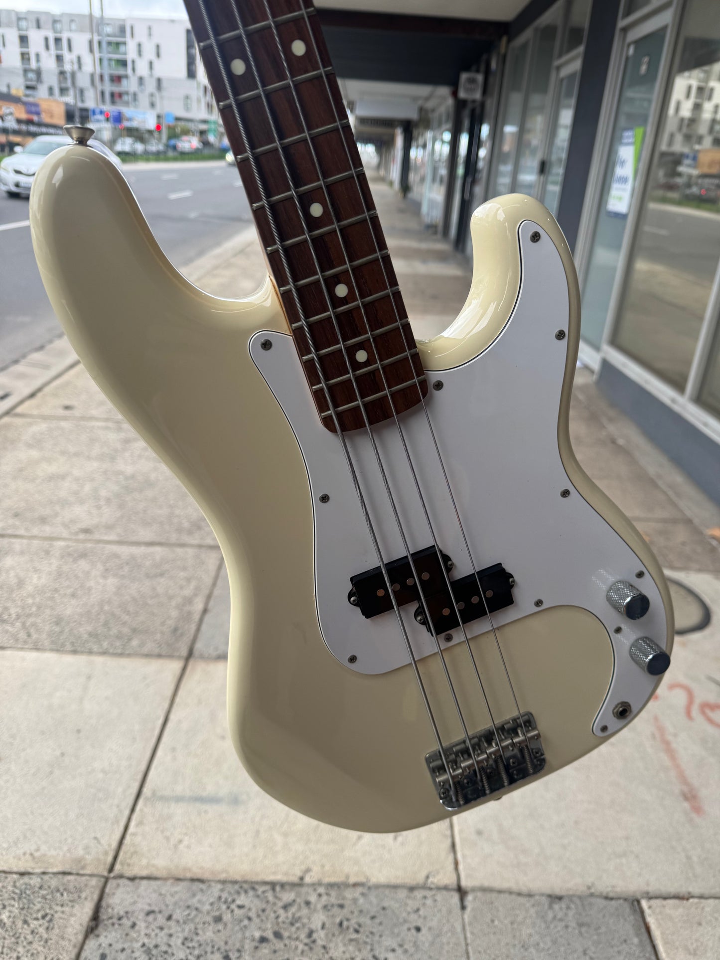 Fender Squier Precision Bass | 1986 Medium Scale 32"