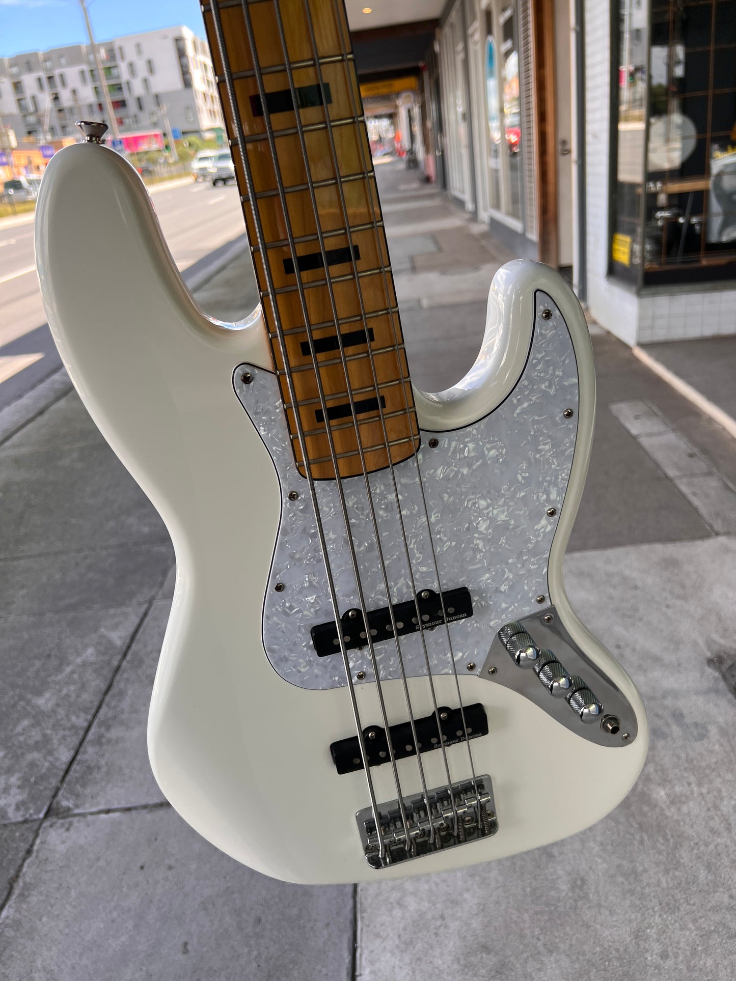 Fender Squier 5-String Electric Bass | White