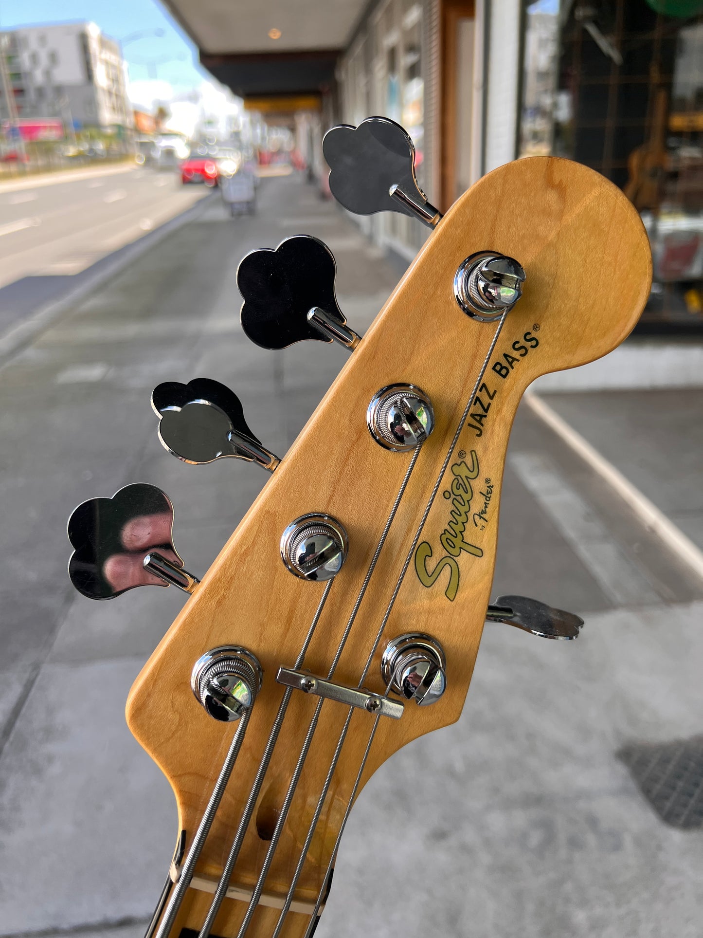 Fender Squier 5-String Electric Bass | White