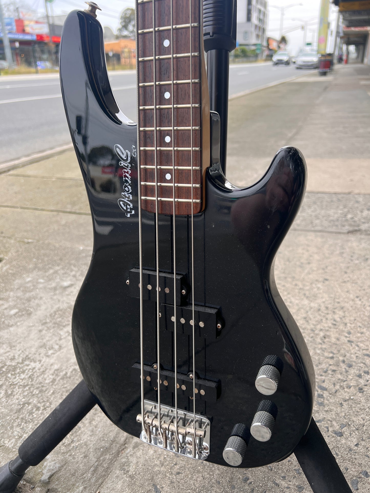 Greco AMB-42 Atomic Medium Scale 4-String Electric Bass Guitar | Medium Scale