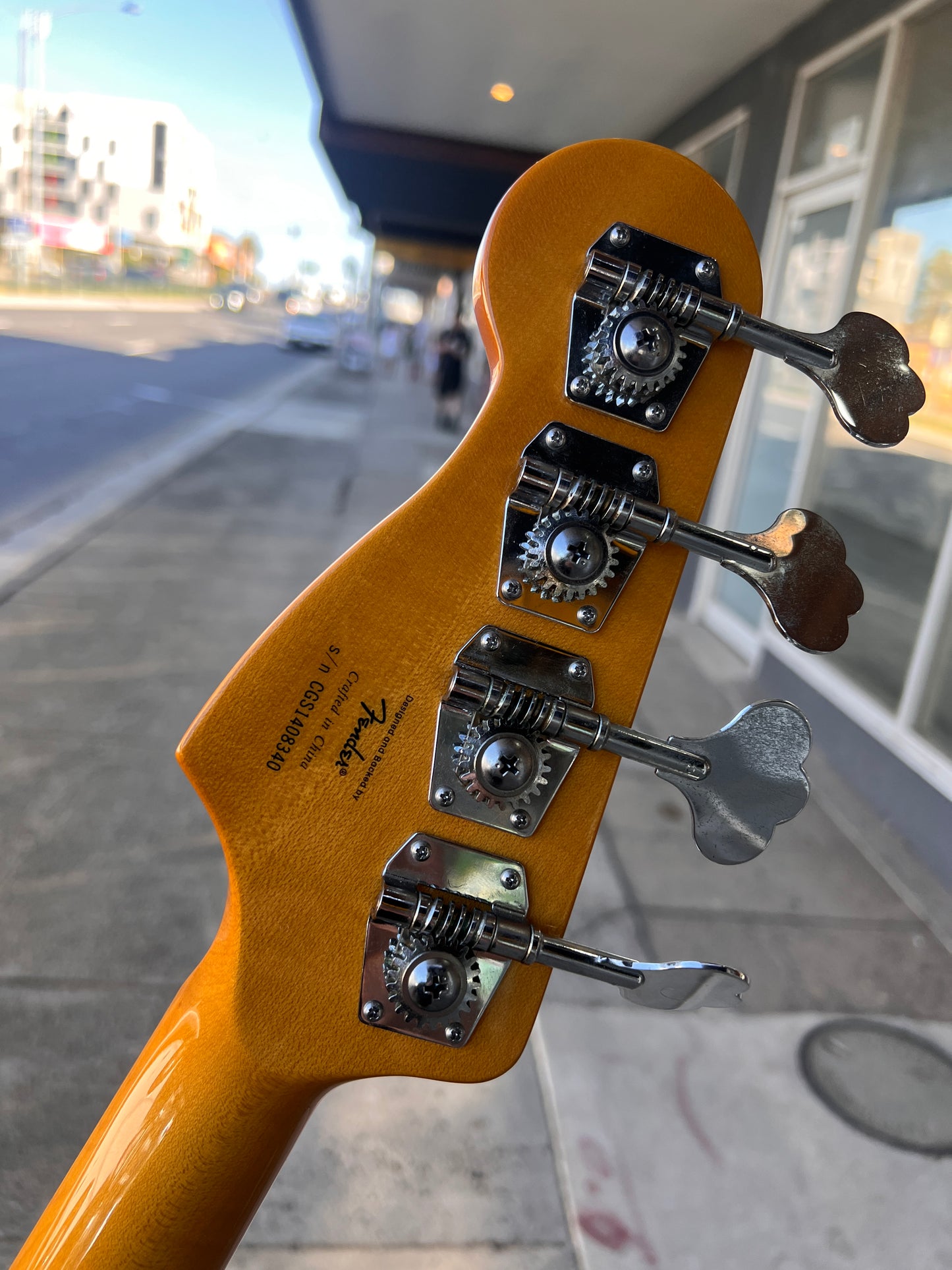 Fender Squier Matt Freeman Sig. Precision Bass | White