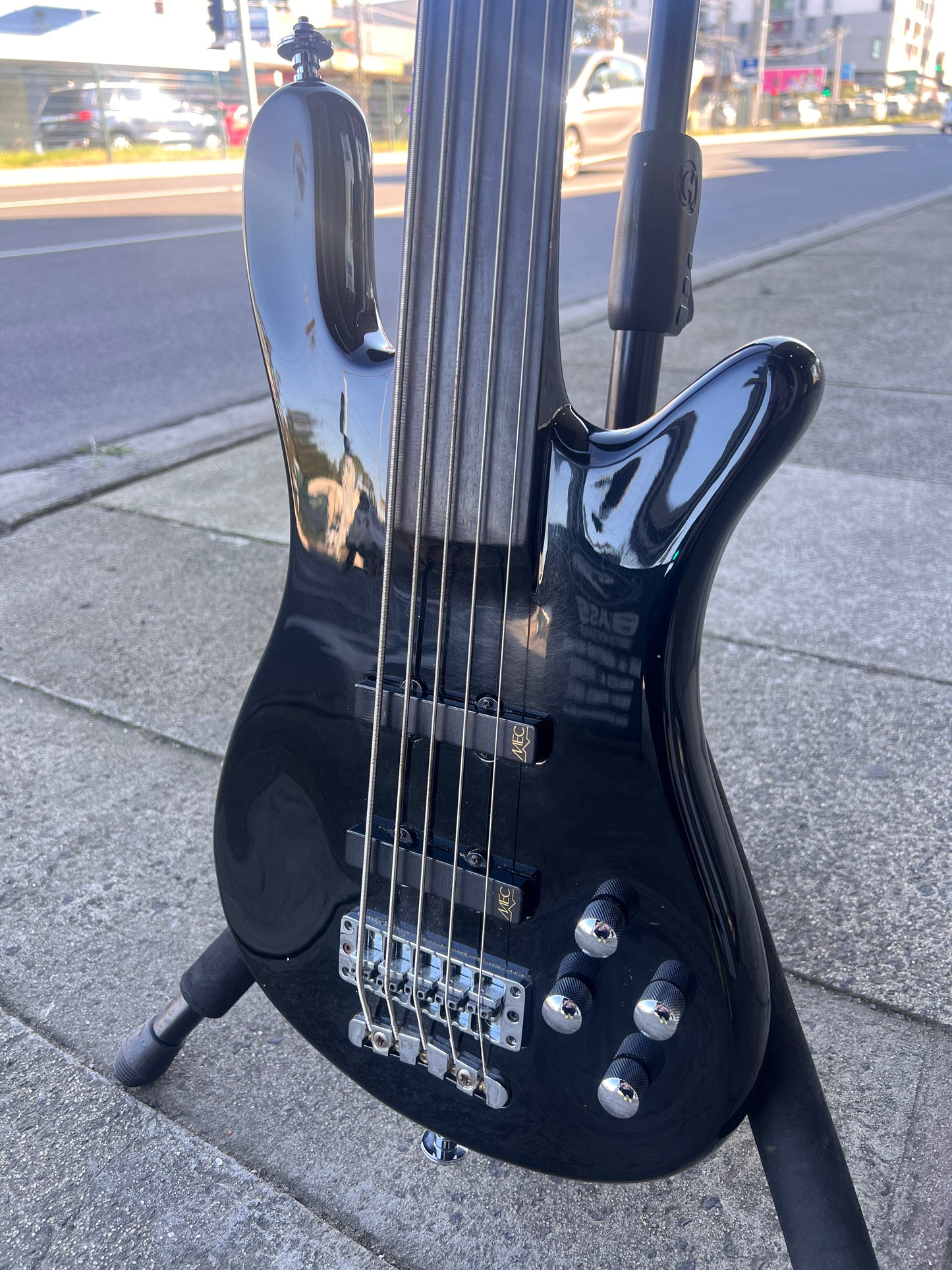 Warwick Streamer Fretless 5-String | Black Gloss