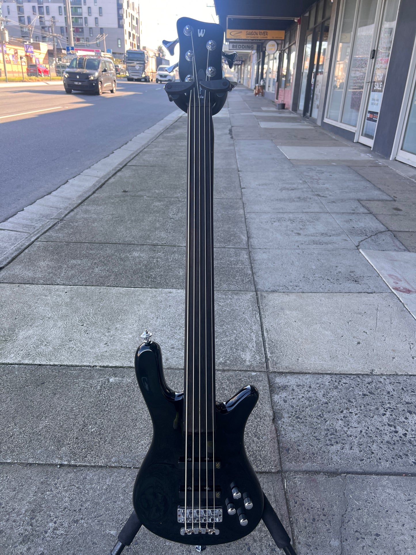 Warwick Streamer Fretless 5-String | Black Gloss