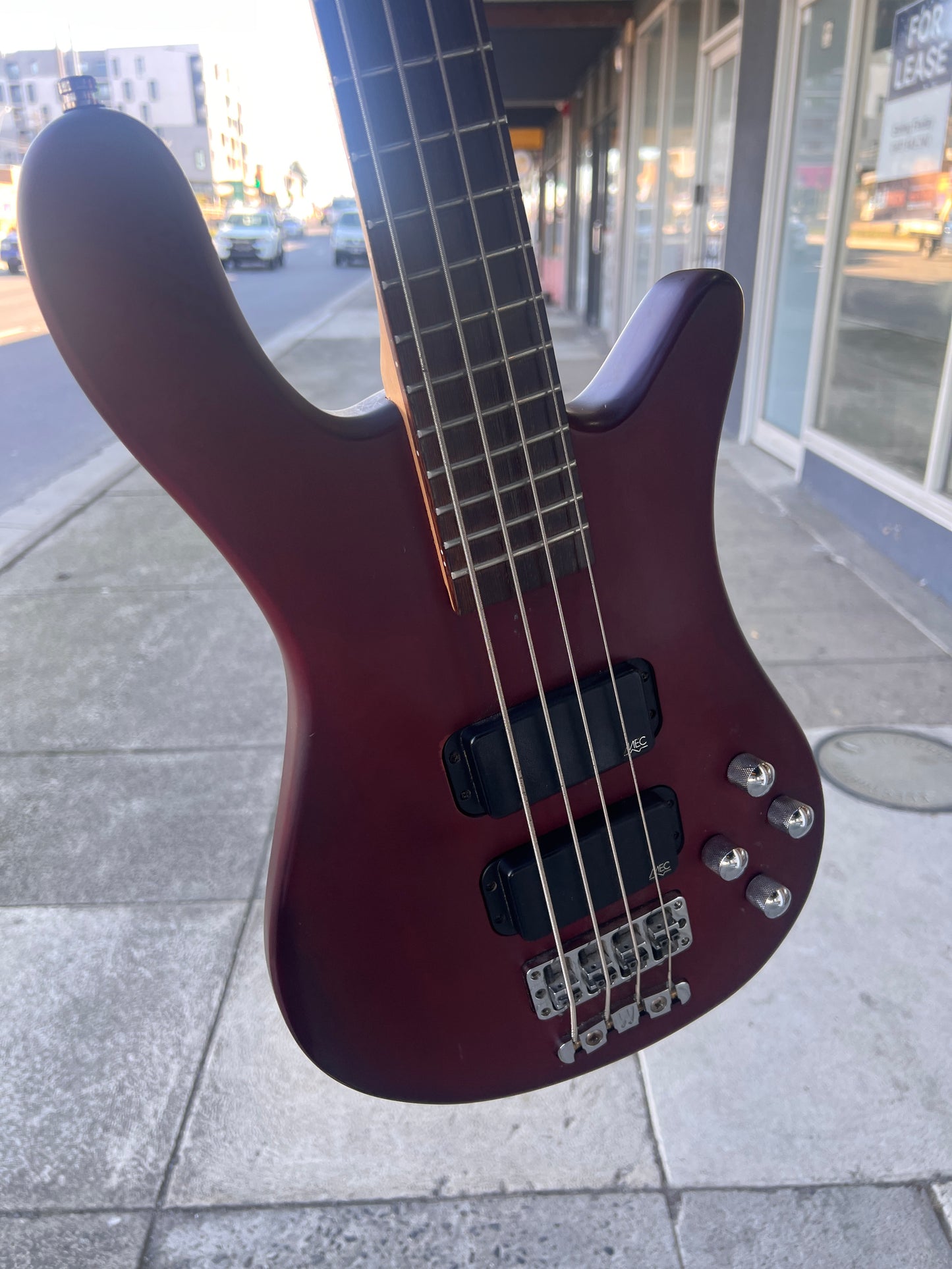 Warwick Streamer RB 4-String | Burgundy Red