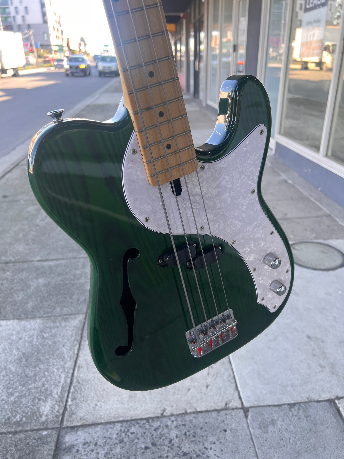 Maruszczyk Mr.Tee 4-string Electric Bass | Green