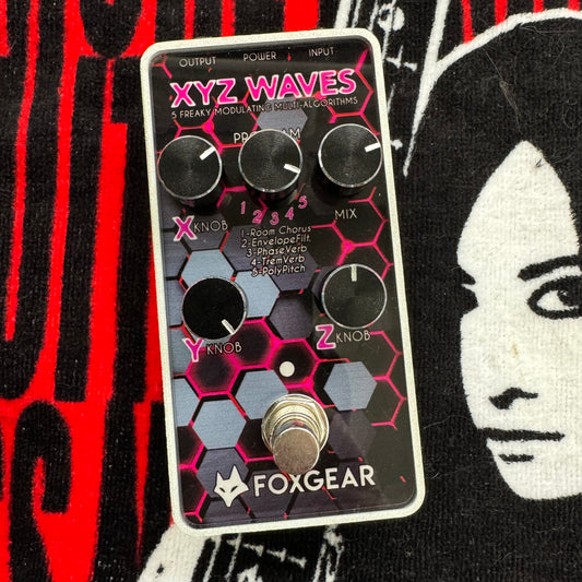 Fox Gear XYZ Waves Modulation FX Pedal