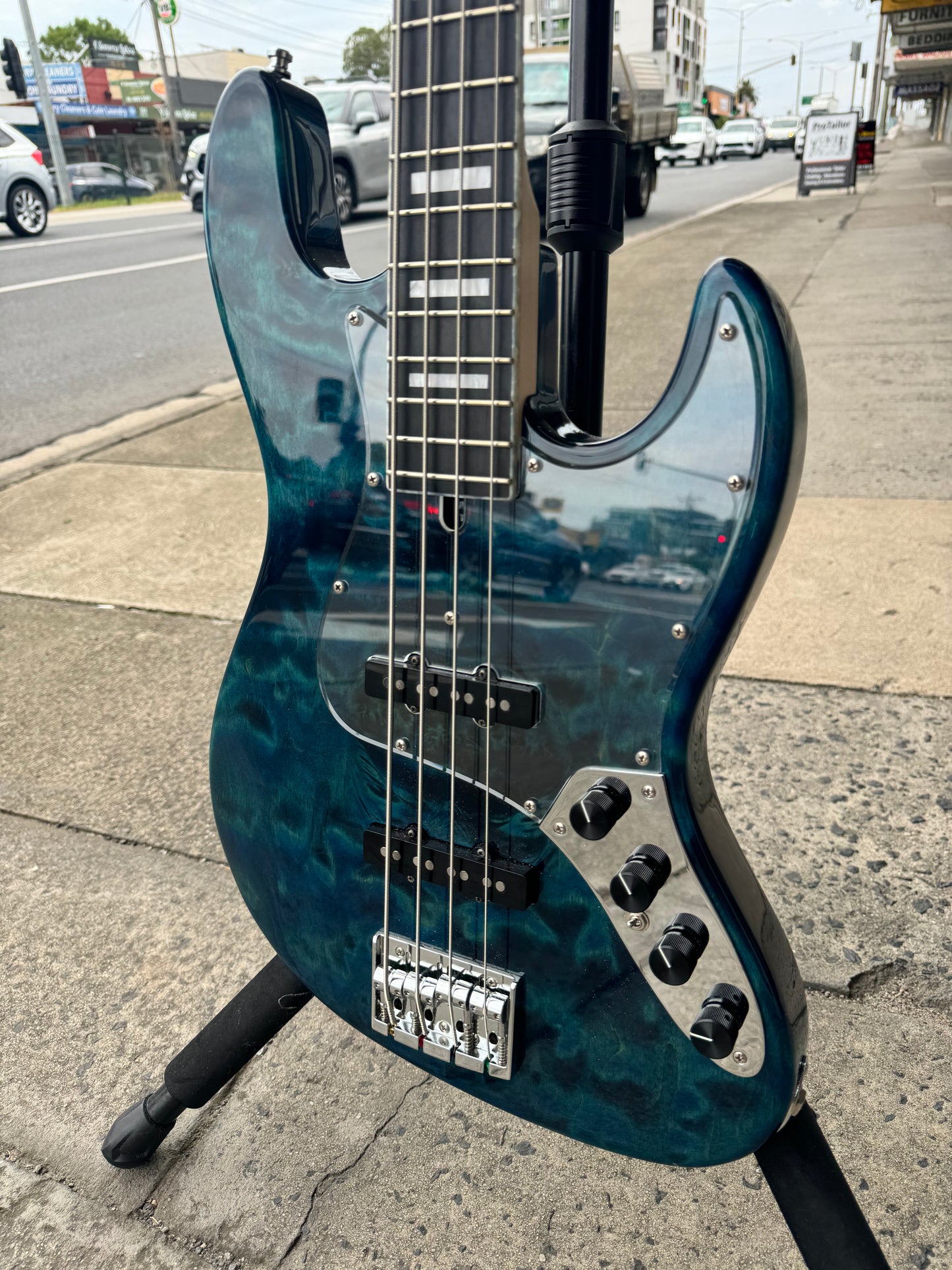 Bacchus DX4AC-LTD 4-String Jazz Bass