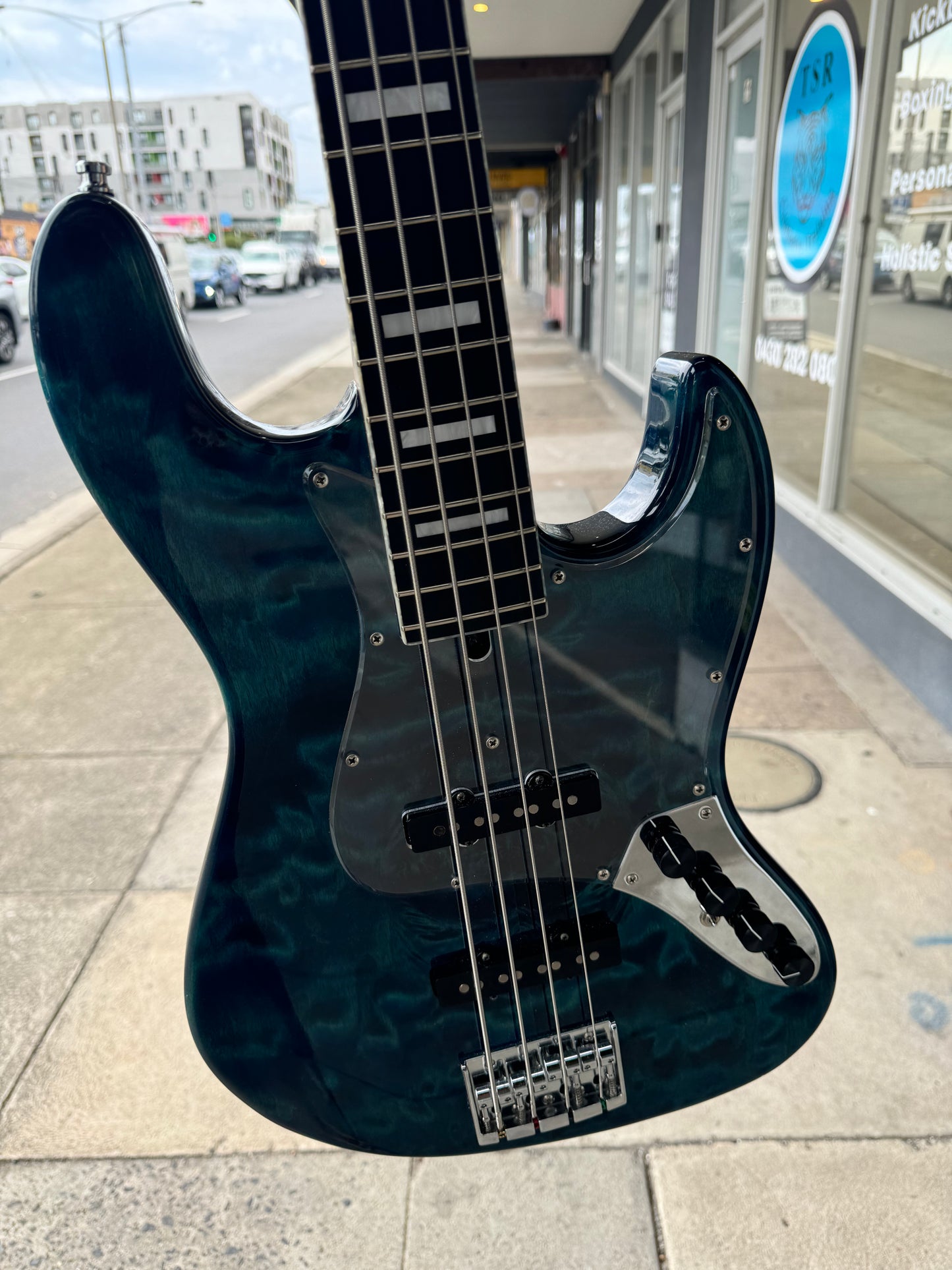 Bacchus DX4AC-LTD 4-String Jazz Bass