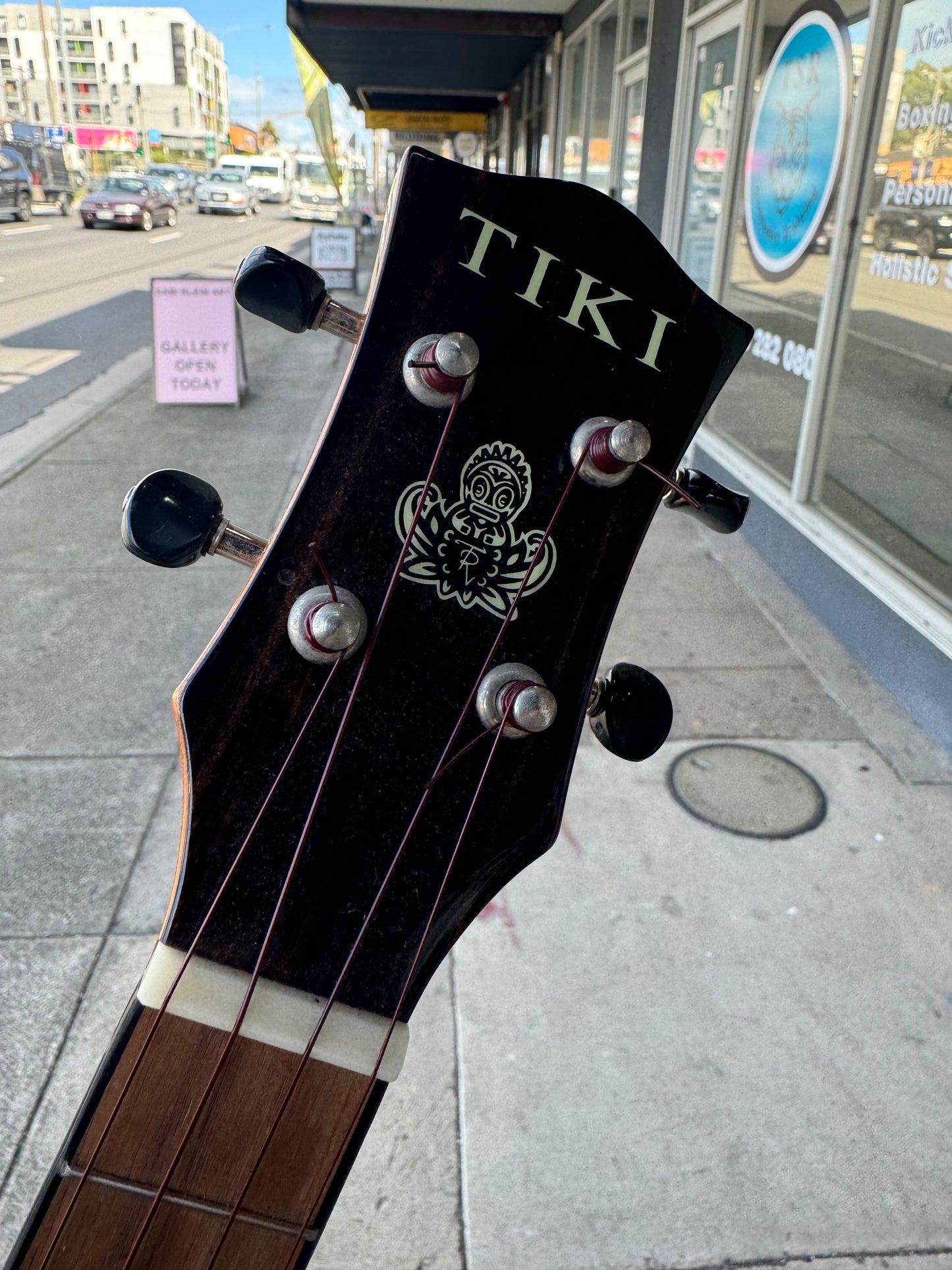 Tiki TST-22P Tenor Ukulele w/Hardcase