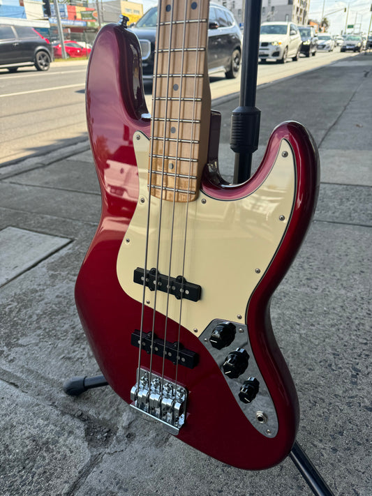 Fender Jazz Bass w/DiMarzio UJ p/ups & Babicz  | Red