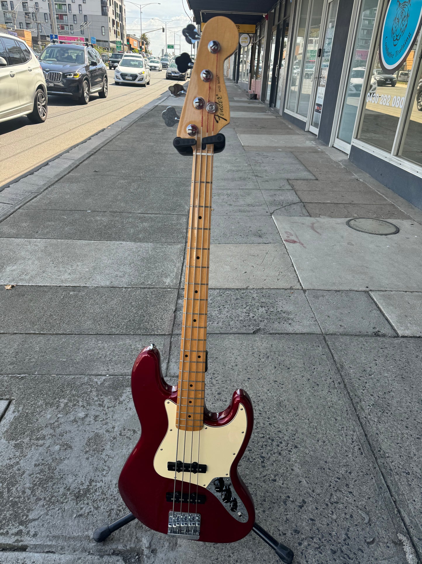 Fender Jazz Bass w/DiMarzio UJ p/ups & Babicz  | Red