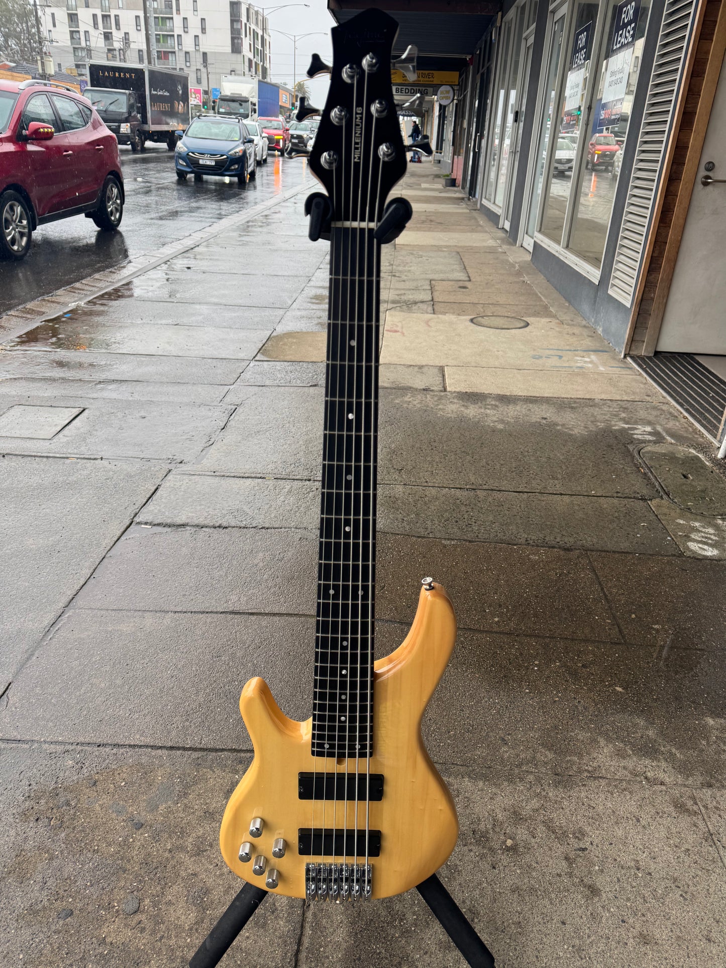 Tagima Millenium 6 Left Handed 6-String Electric Bass Guitar | Natural Gloss
