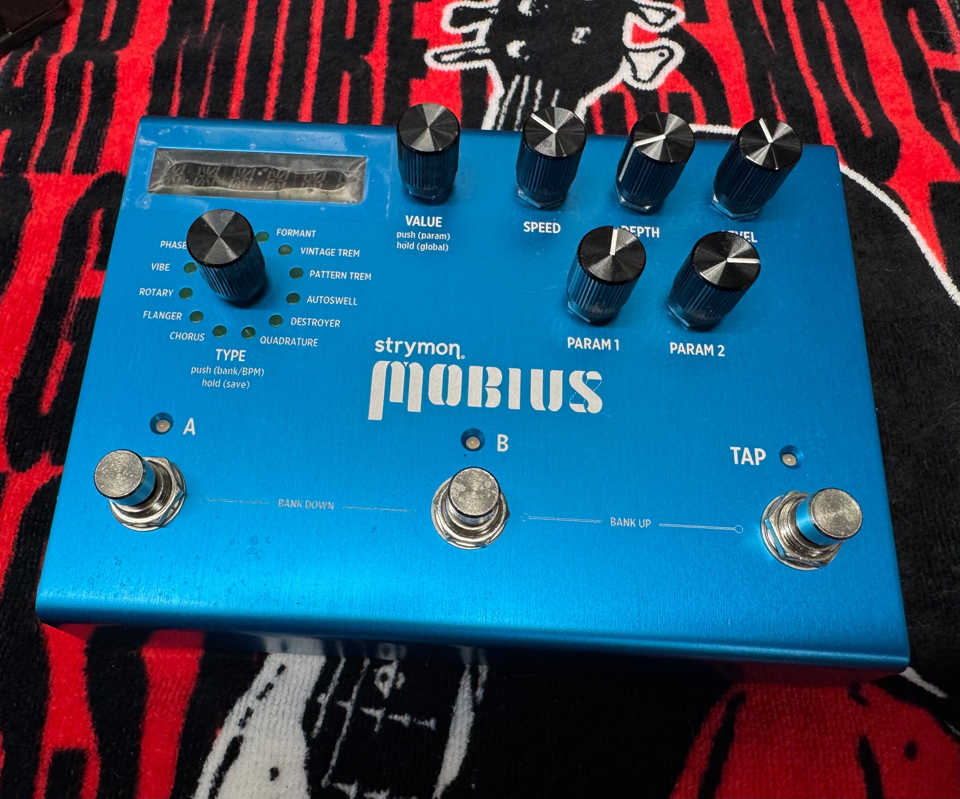 mobius guitar pedal Strymon Mobius Effects Pedal