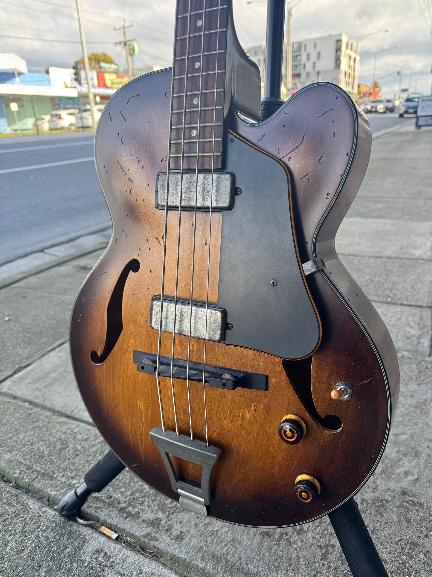 Ibanez AFBV200A Artcore Hollow Body 4-String Bass Guitar