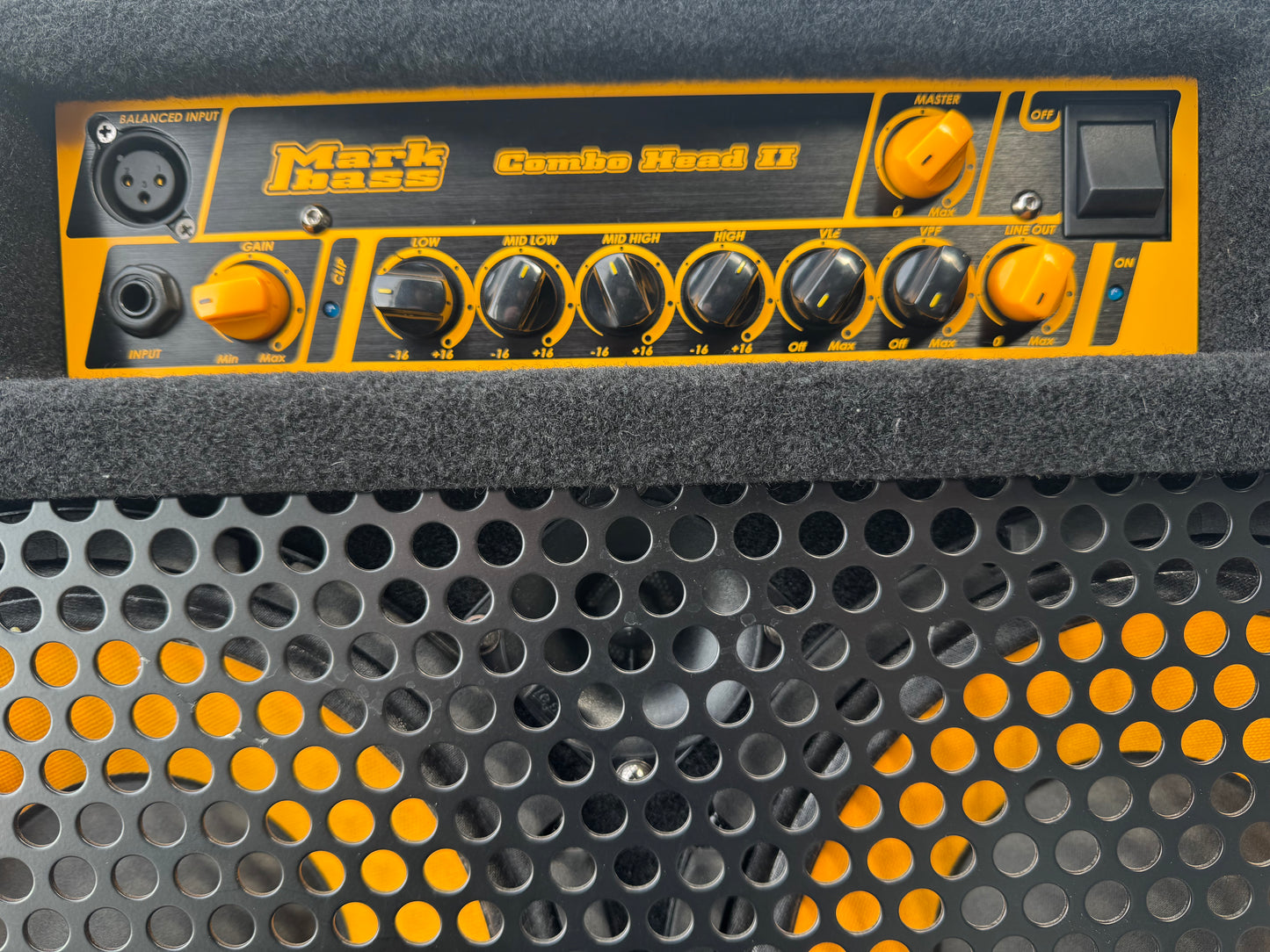 Markbass CMD 102P 500-Watt 2x10" | Black
