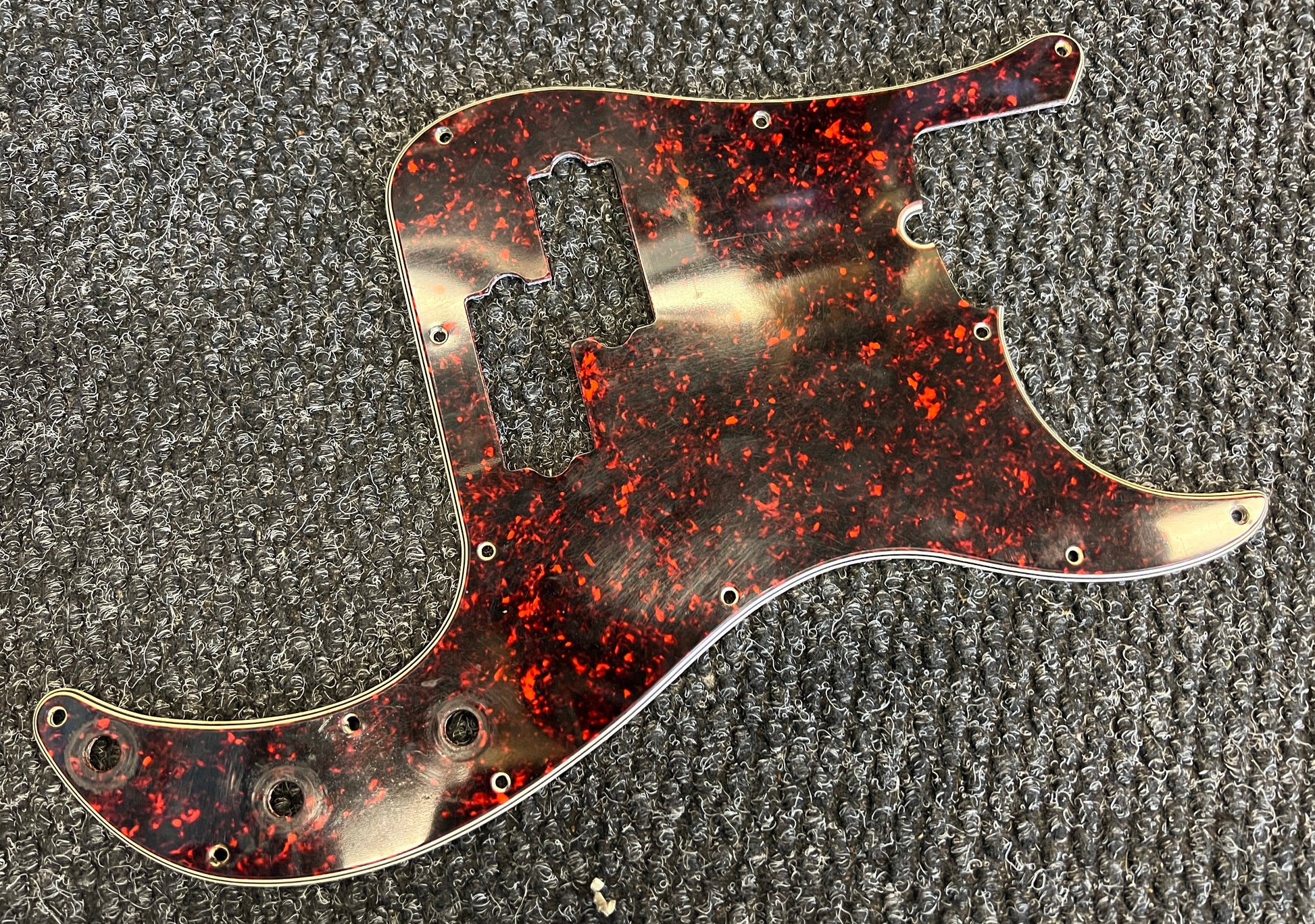 Fender Precision Bass Pickguard | Tort (s/hand)