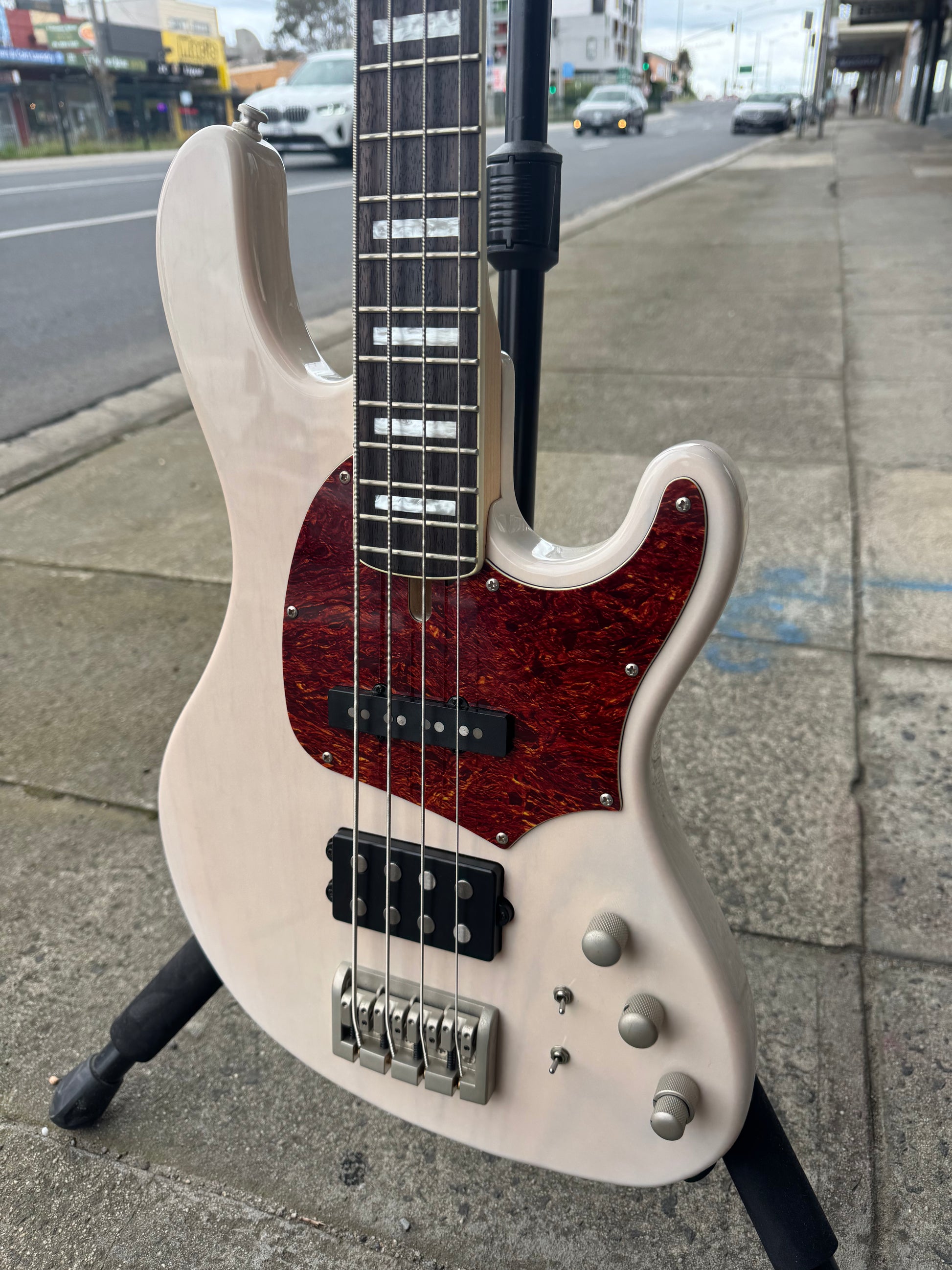 Cort GB74 4-String Electric Bass Cort GB74 4-String Electric Bass