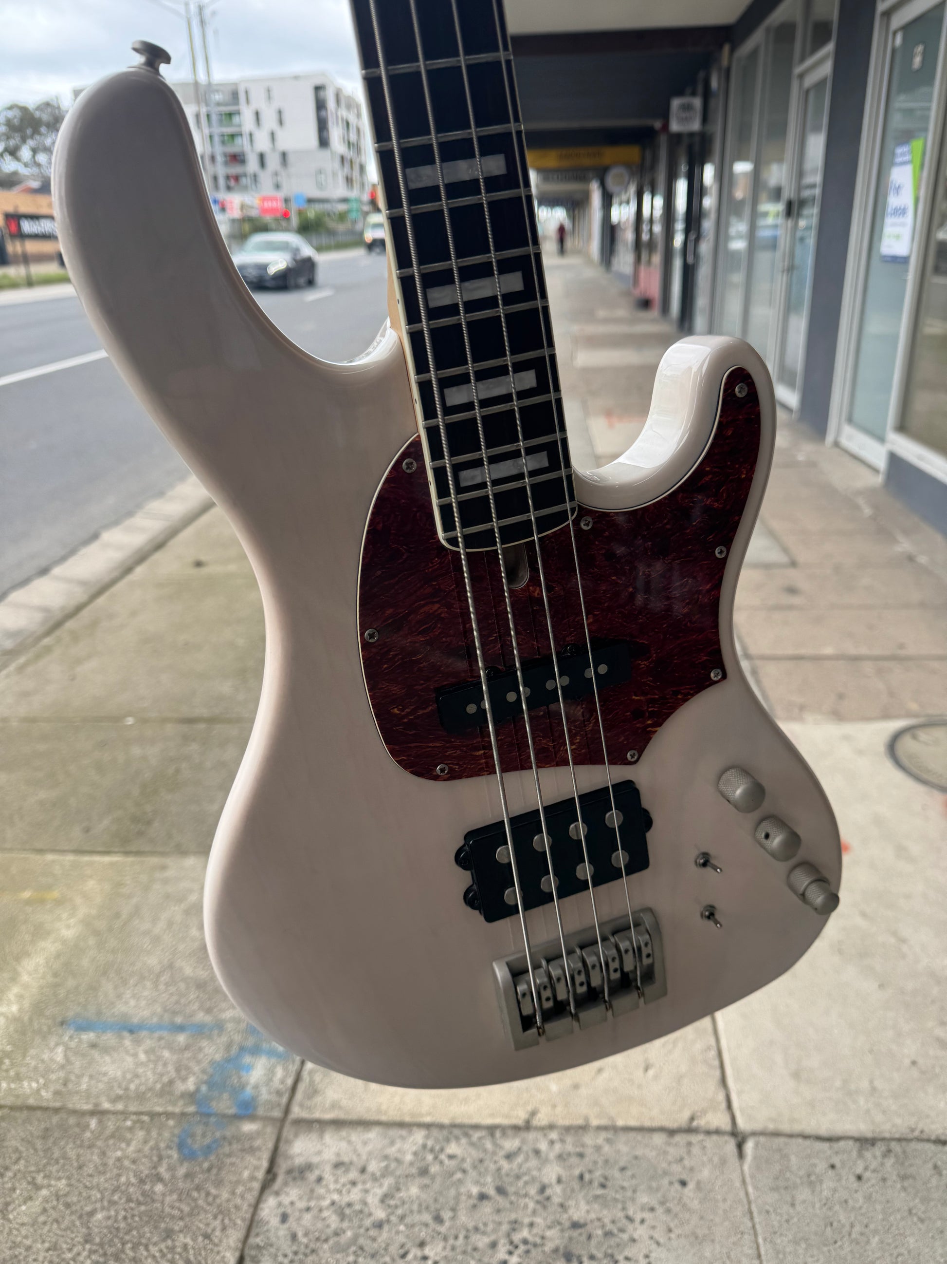 Cort GB74 4-String Electric Bass Cort GB74 4-String Electric Bass