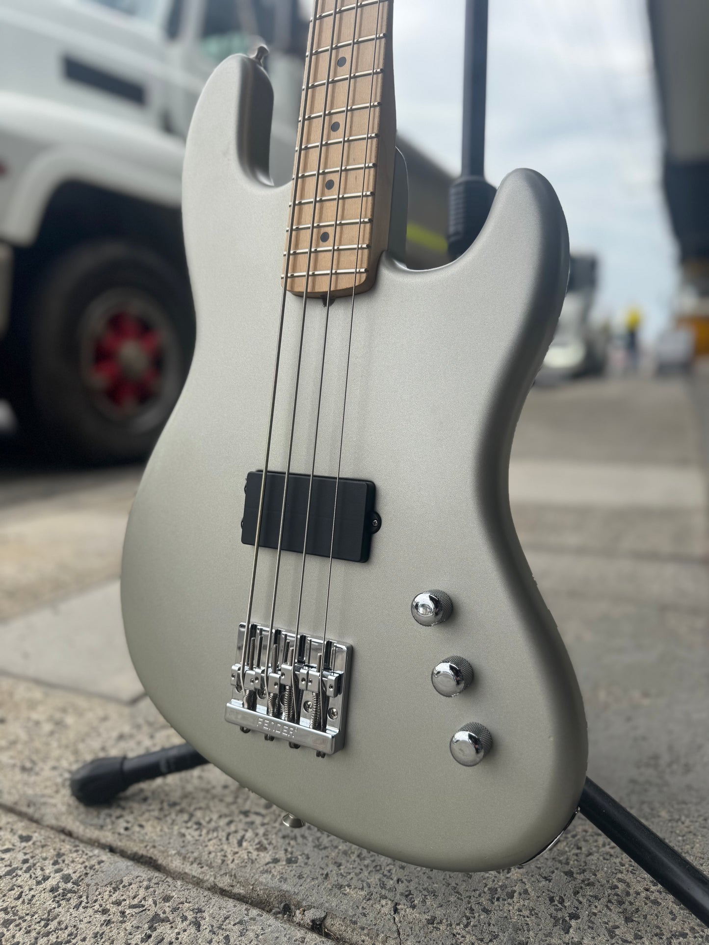 Fender Flea Artist Series Signature Active Jazz Bass - Made in USA