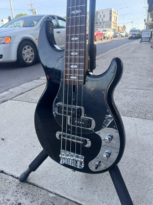 Yamaha BB425X 5-String Electric Bass | Black