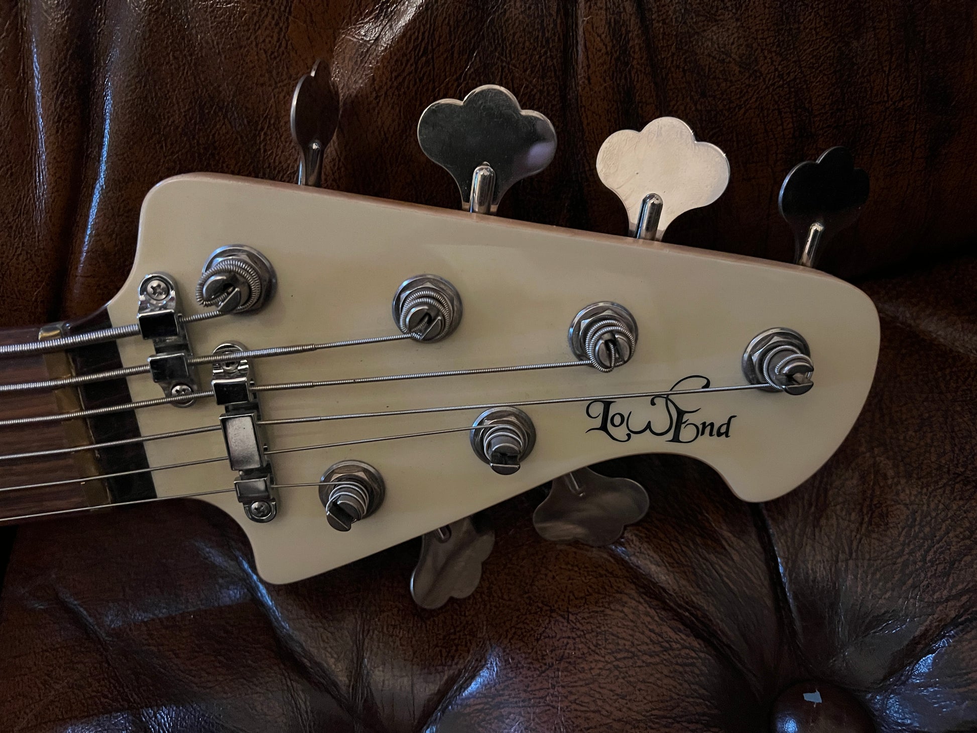 LowEnd LEJ 6-String J Bass | White