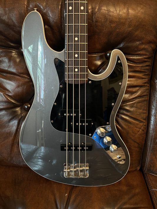 Fender Aerodyne 4-String Electric Bass Guitar | Gray