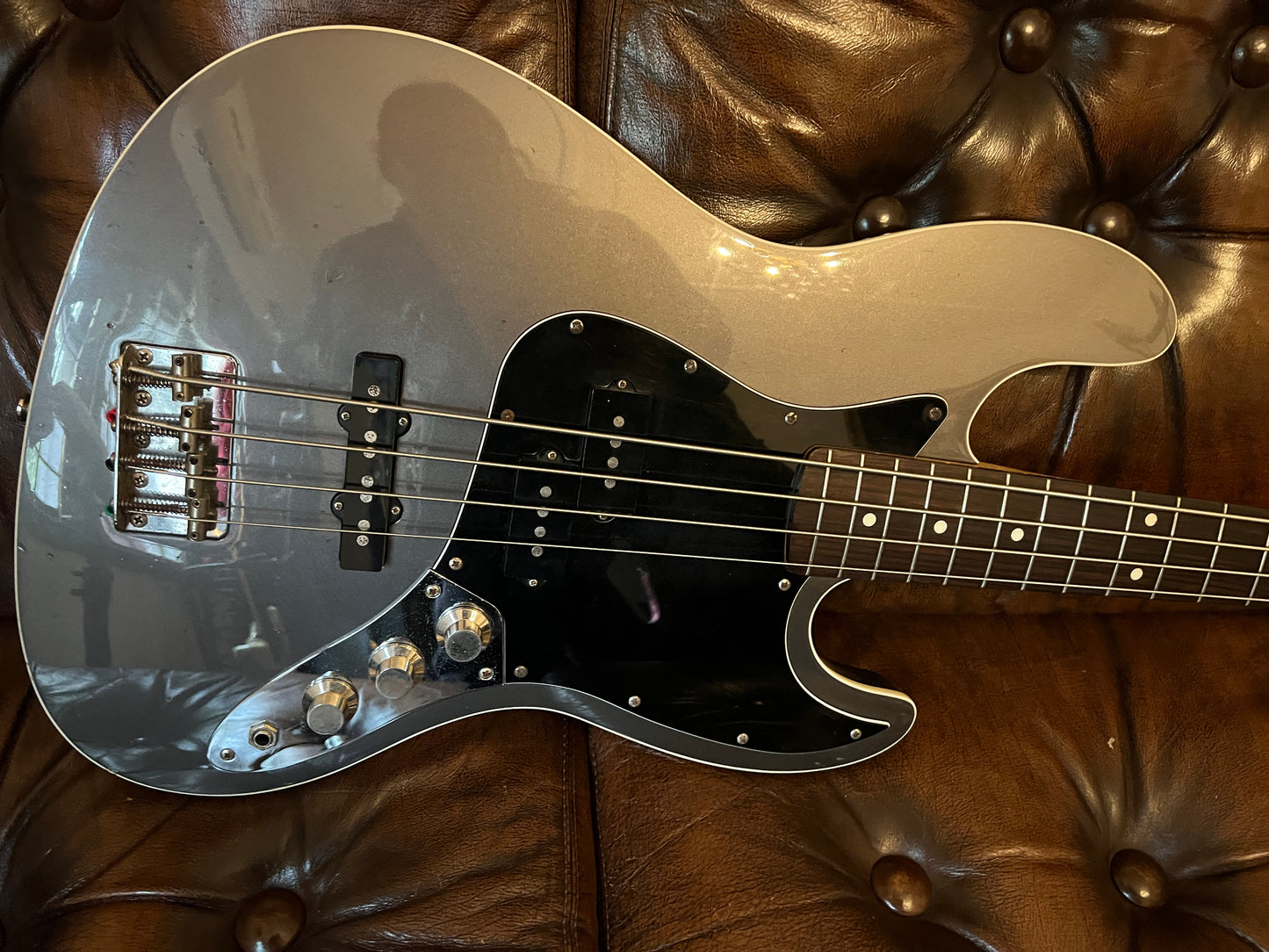 Fender Aerodyne 4-String Electric Bass Guitar | Gray