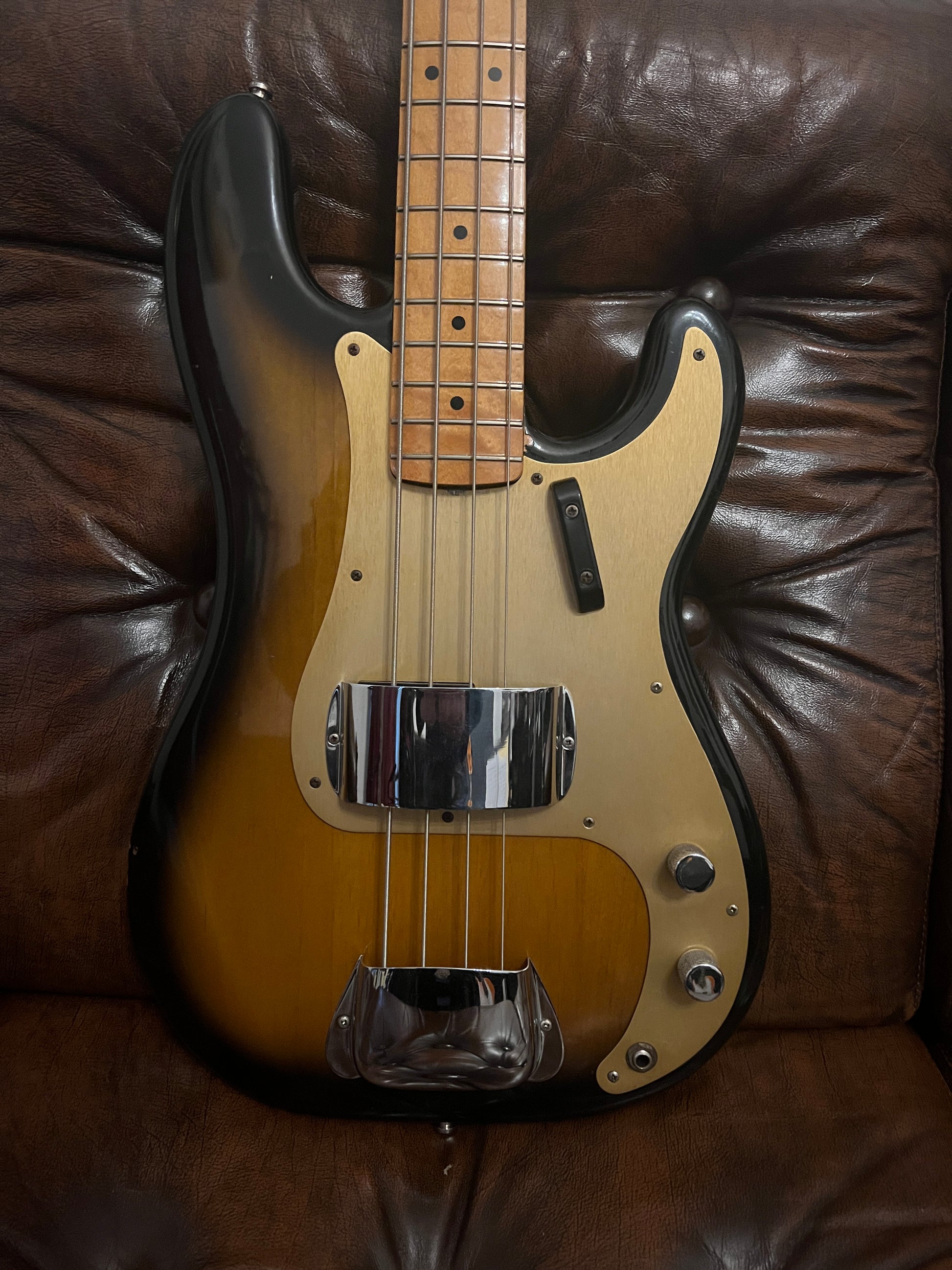 Fender 1982 US Vintage Series Precision Bass | Sunburst