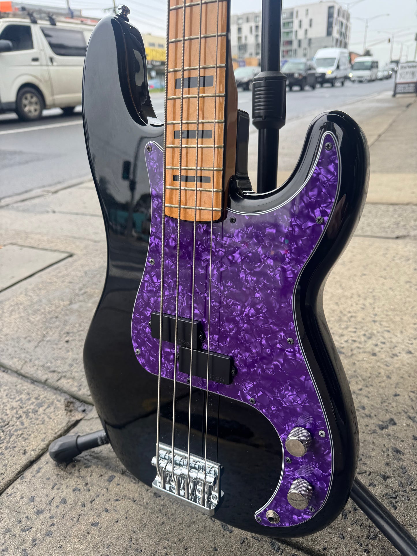 Fender Squier Classic Vibes Precision Bass w/ Dimarzio Relentless pickups