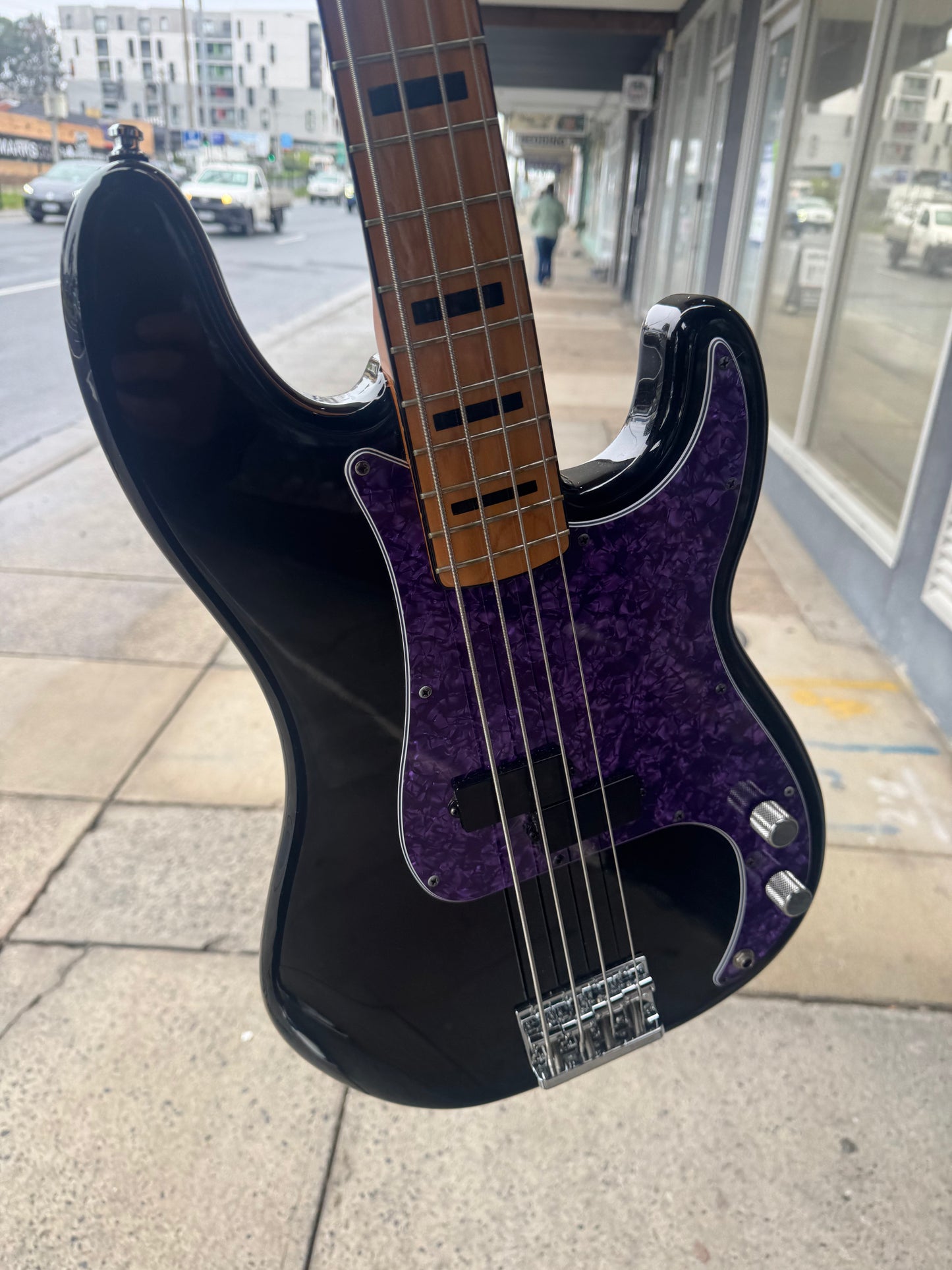 Fender Squier Classic Vibes Precision Bass w/ Dimarzio Relentless pickups