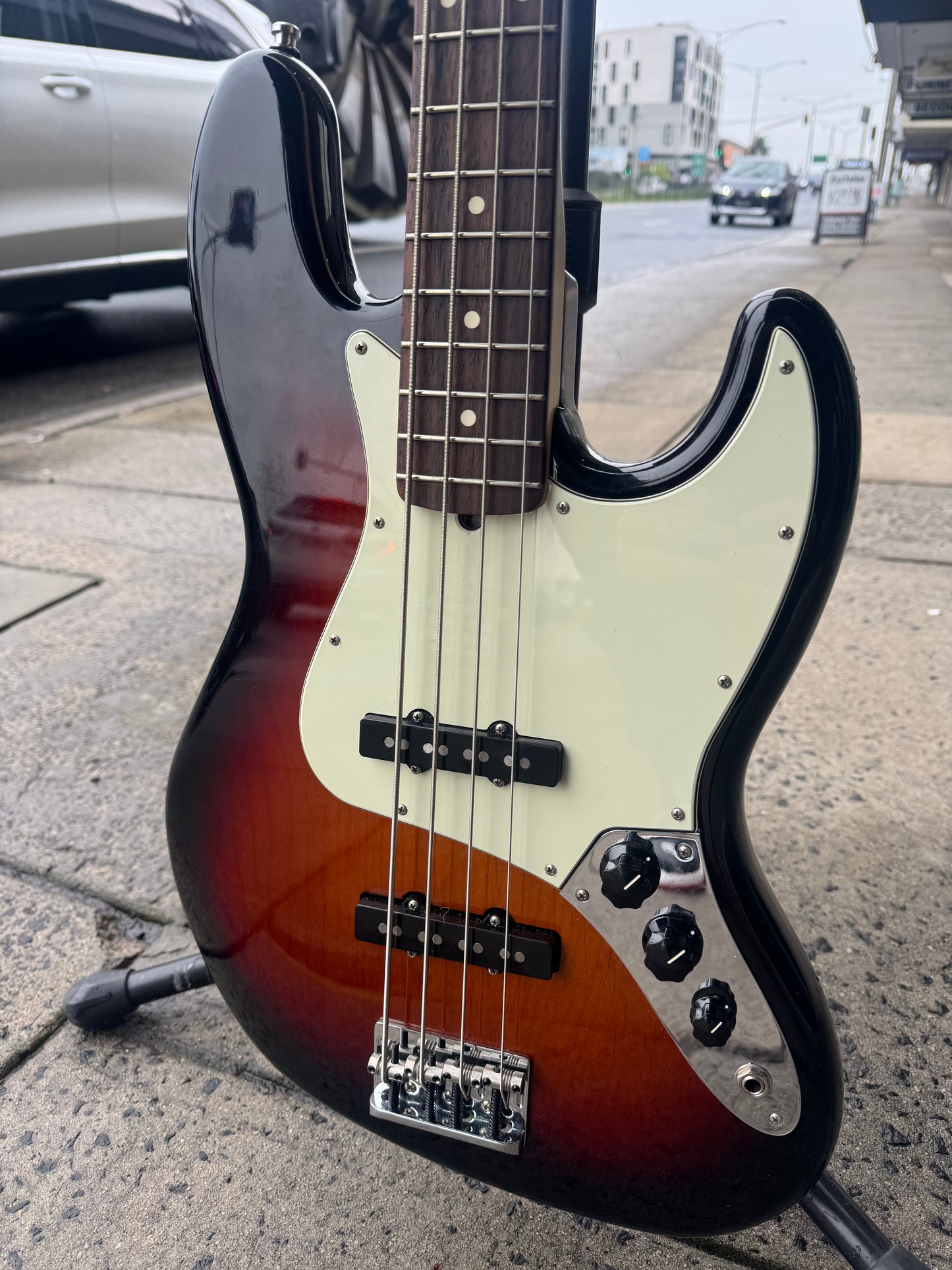 Fender AM Pro Jazz Bass Sunburst 2016 | Made in USA