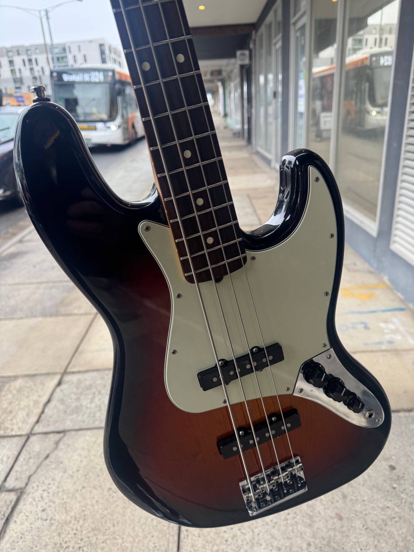 Fender AM Pro Jazz Bass Sunburst 2016 | Made in USA