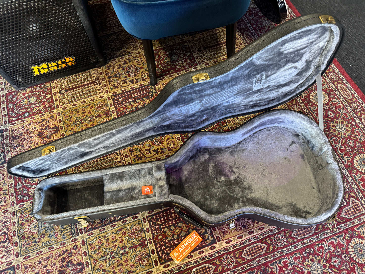 Armor Acoustic Guitar Case 701200