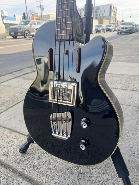 Guild Newark St. Collection M-85 4-String Electric Bass Guitar | Made in Korea 2014 | Gloss Black