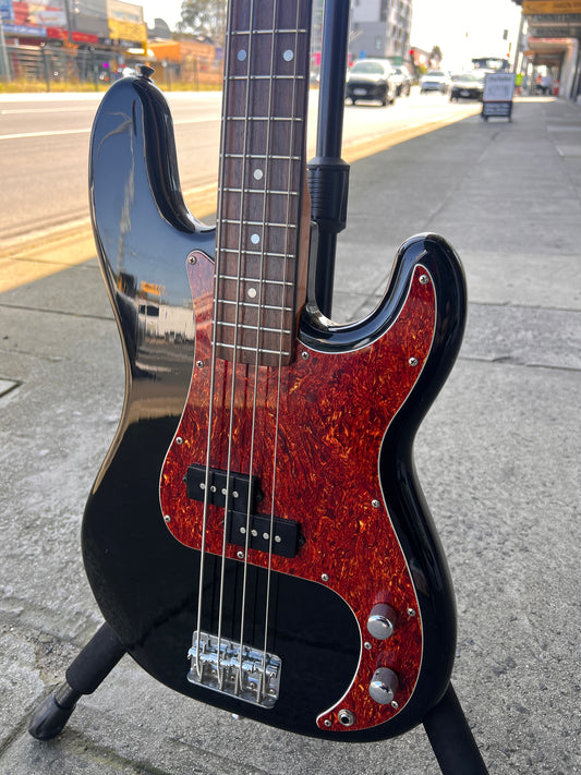 Monterey 4-String  P Bass | Black