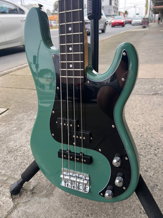 SX VTG Series 4-String PJ Bass | Vintage Green