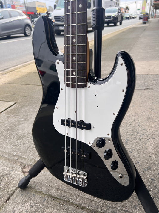 Fender MIJ Jazz Bass | Black