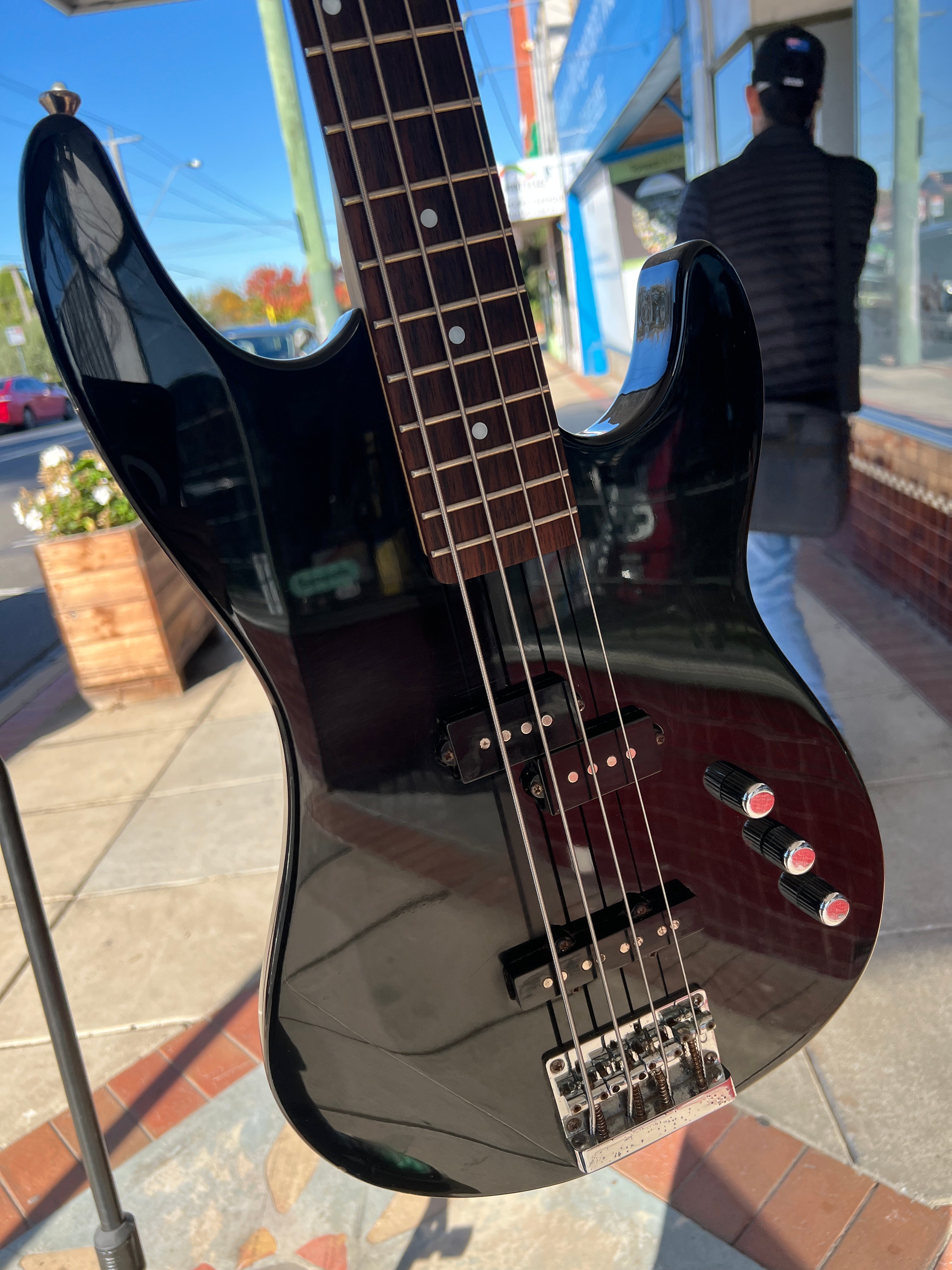 Aria stb deals series bass