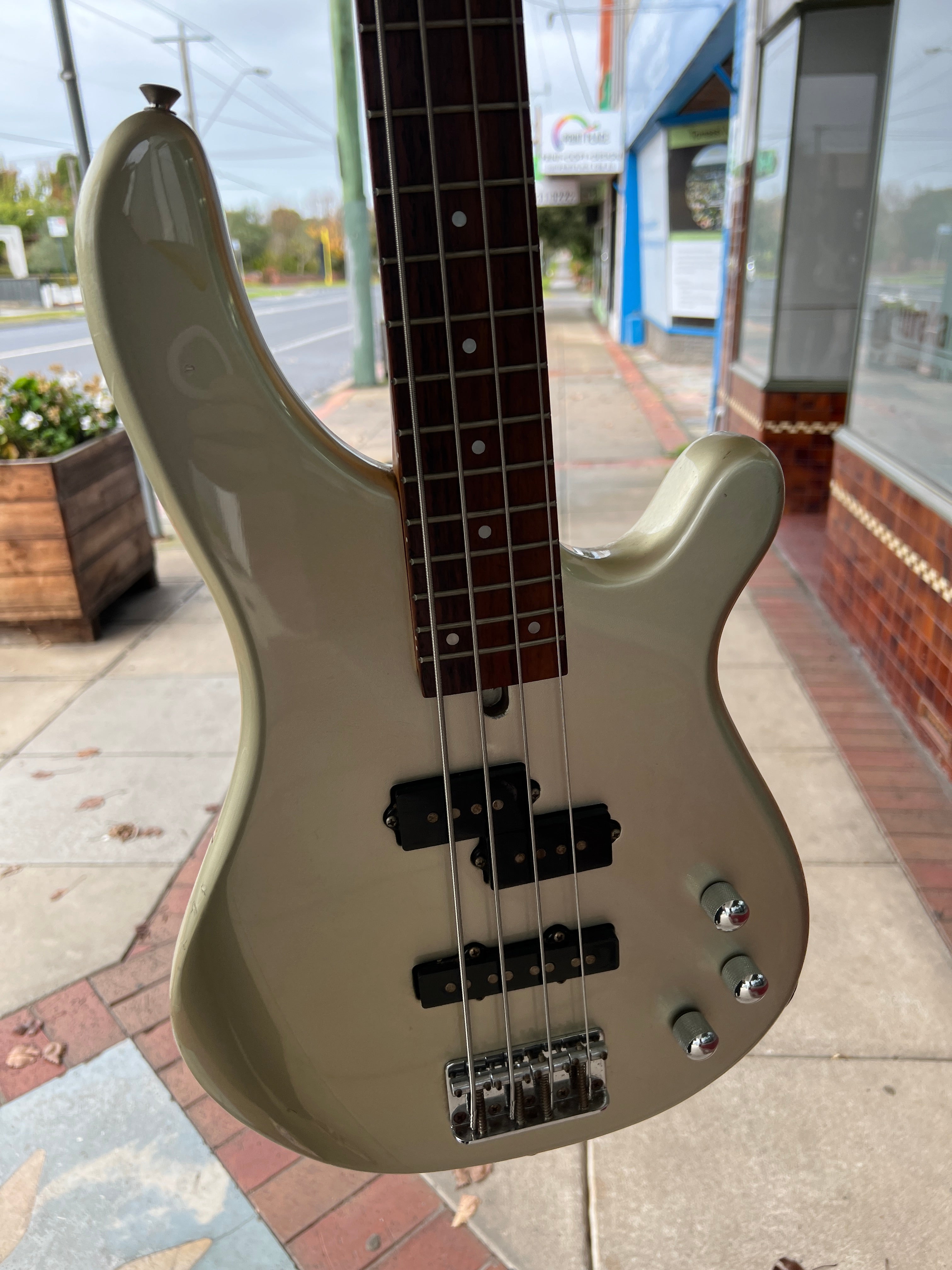 Fernandes Gravity 4-String Electric Bass Guitar | SIlver