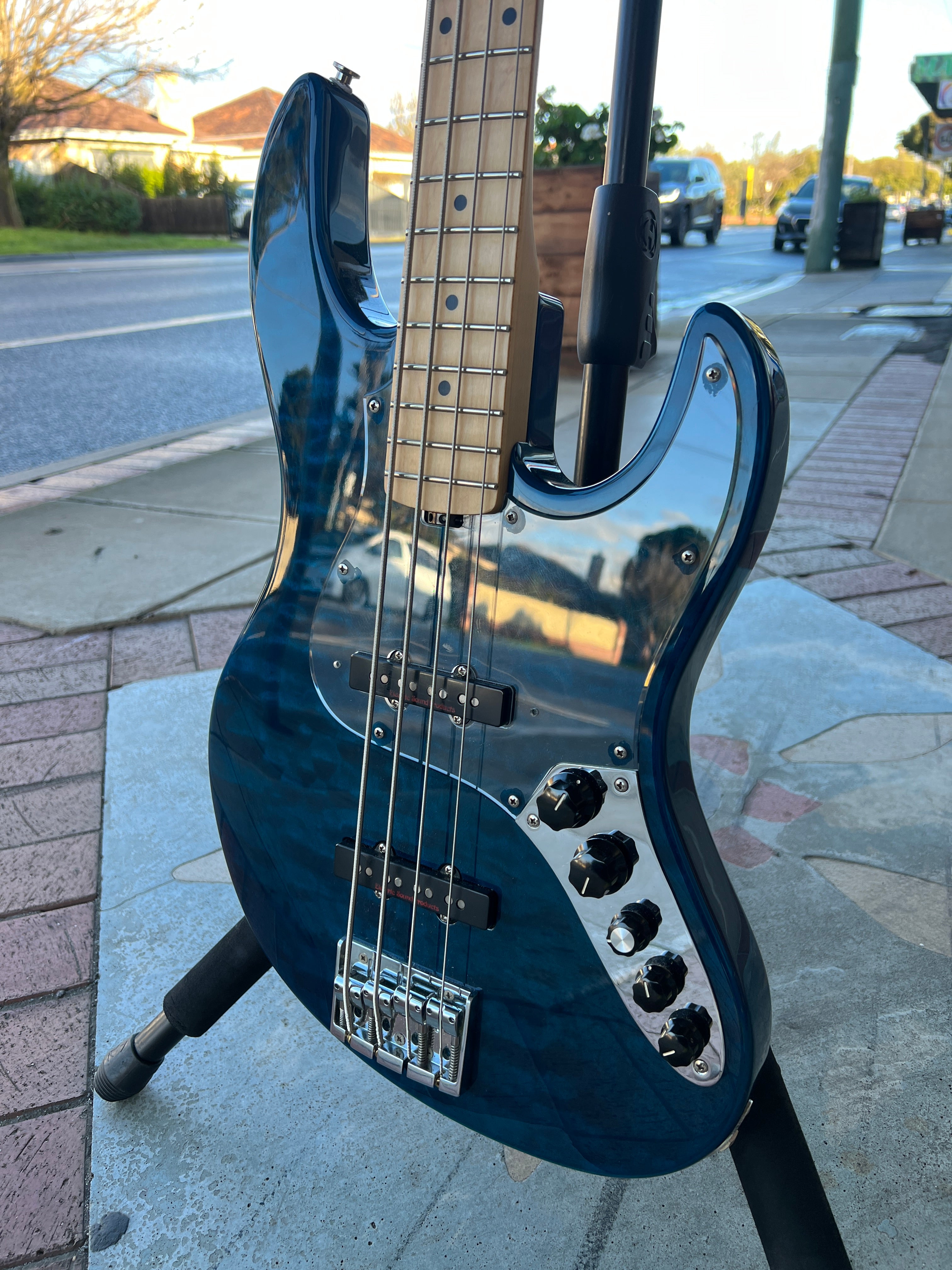 ESP Edwards E-AM150QM 4-String Bass Guitar | Trans Blue – Bass