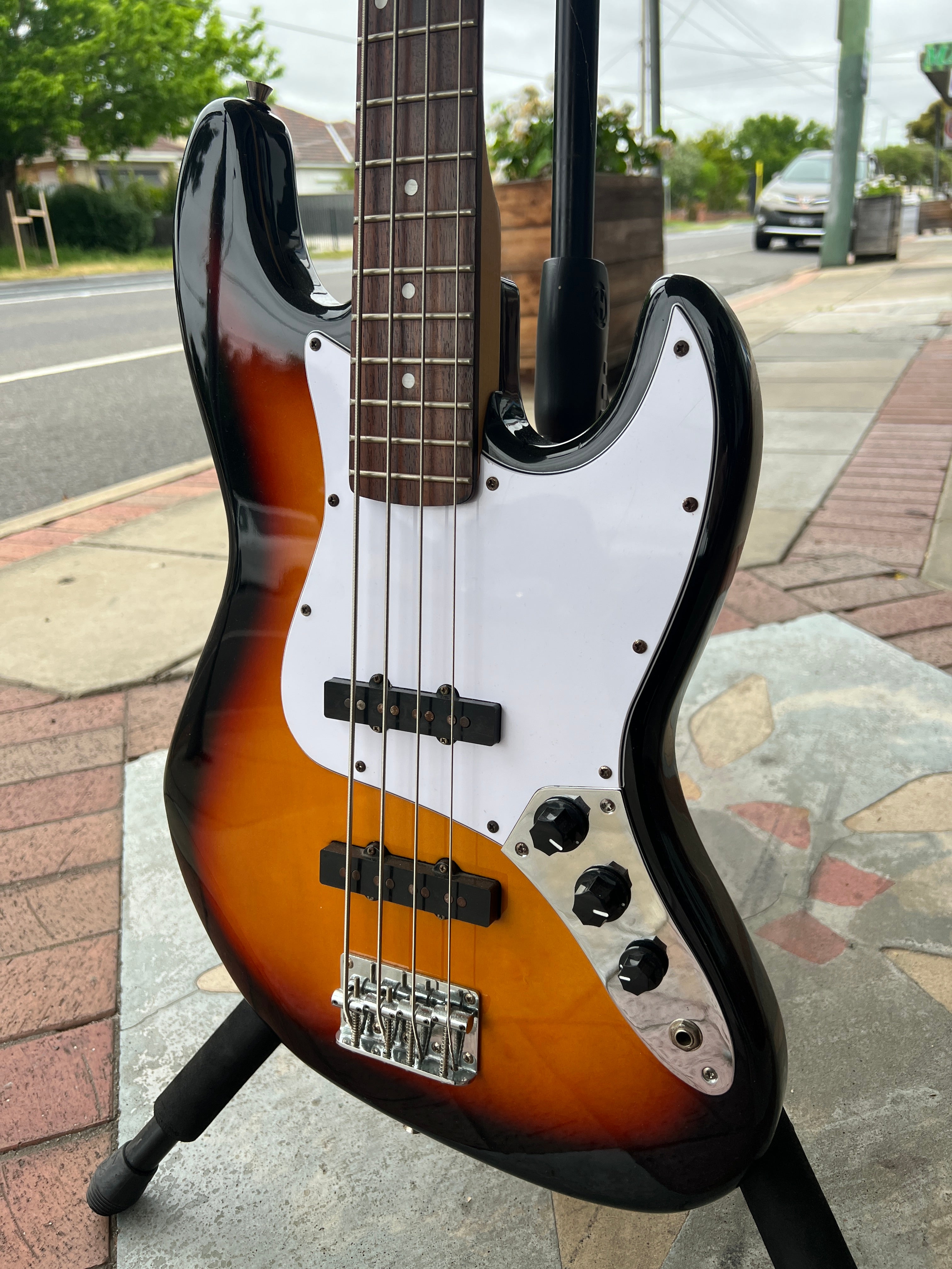 SX Standard Series 4-String Jazz Bass | Sunburst