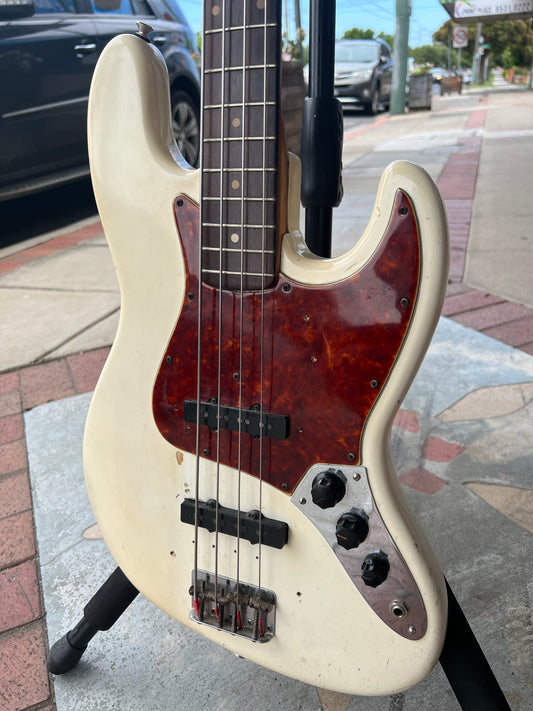 Fender Jazz Bass 1962 pre-CBS, (Refinished Olympic White)