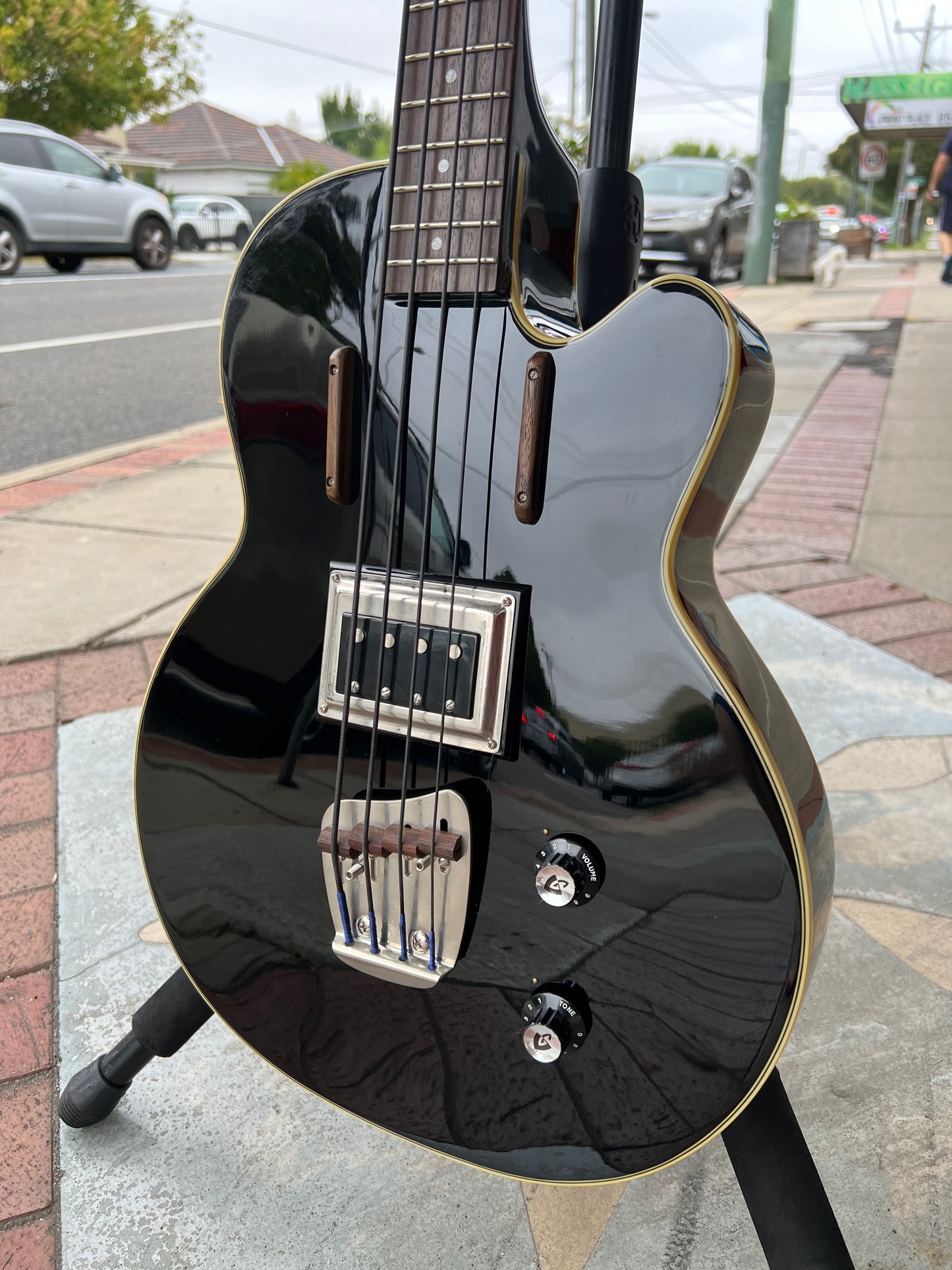 Guild M-85 4-String Electric Bass | Gloss Black